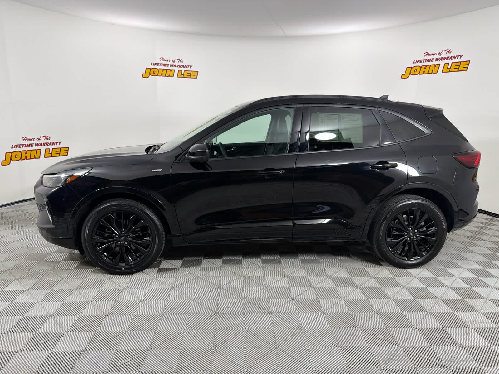 2023 Ford Escape ST-Line Elite