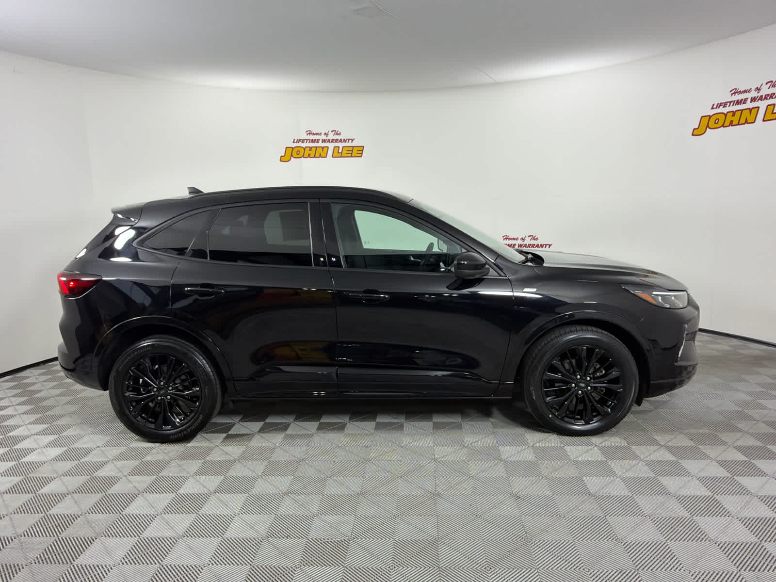 2023 Ford Escape ST-Line Elite