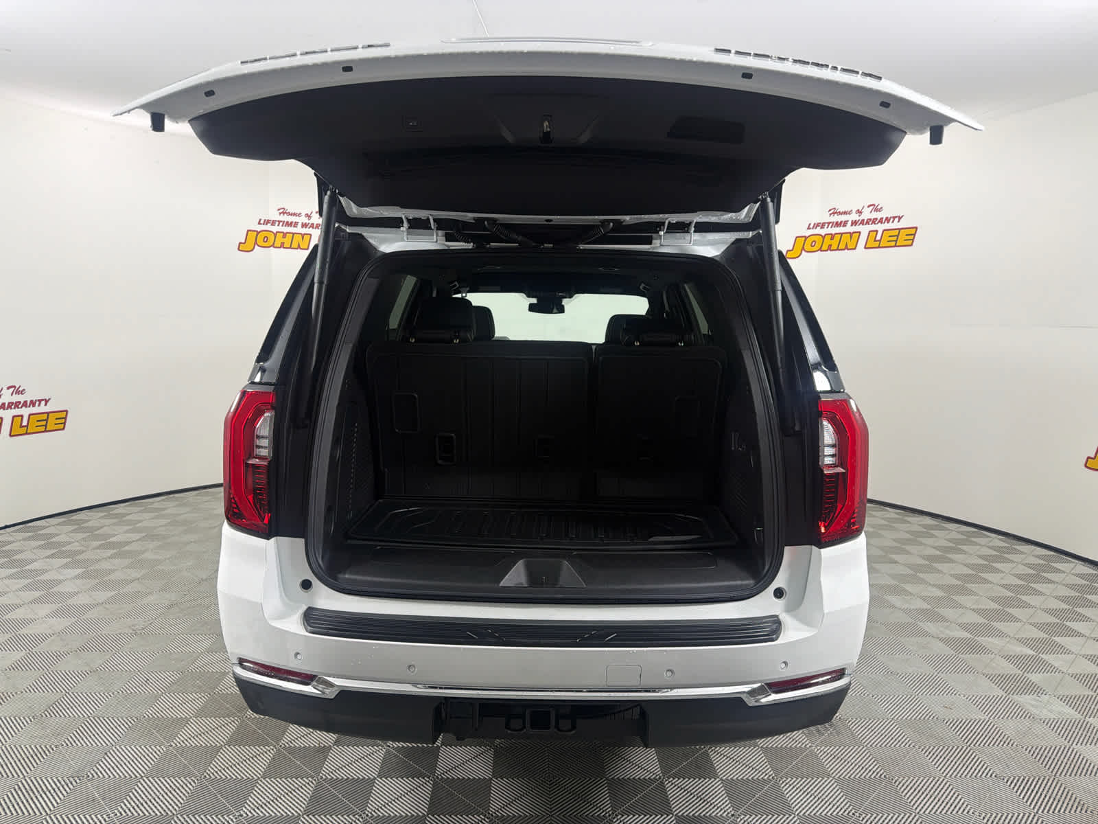 2025 GMC Yukon Elevation