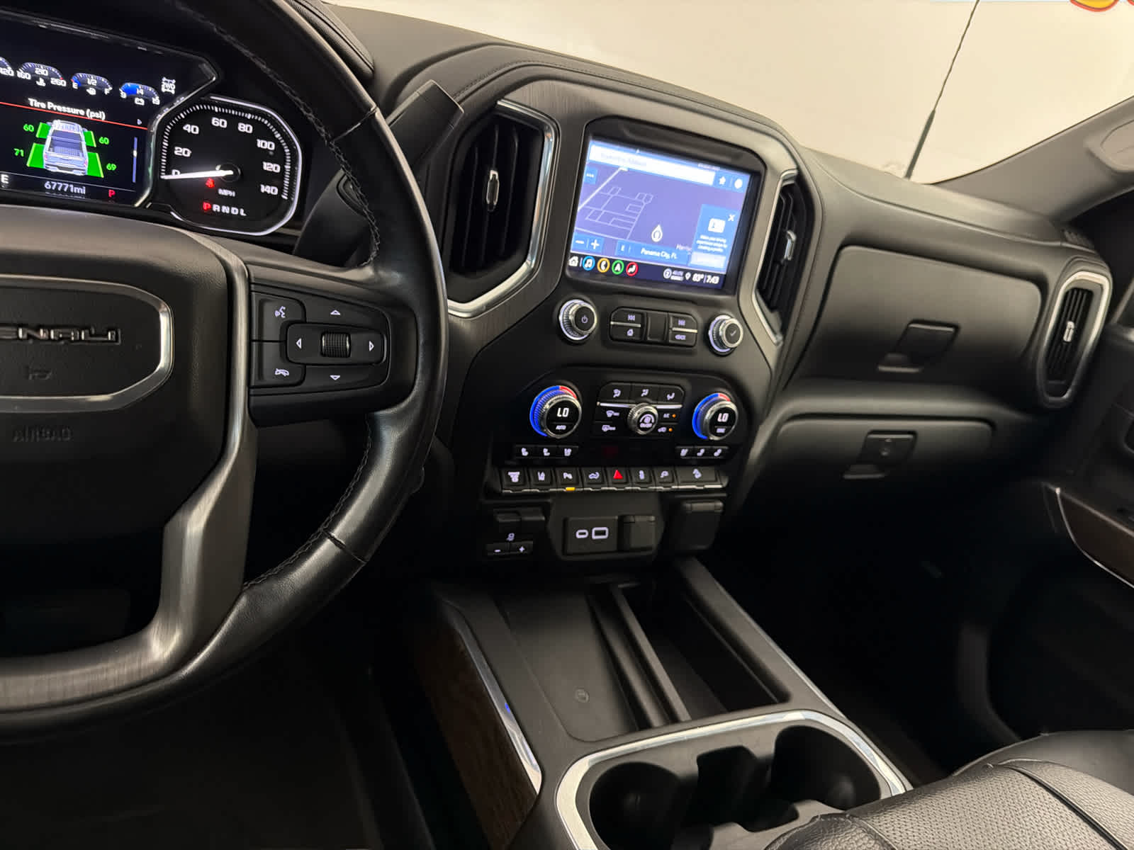 2023 GMC Sierra 2500HD Denali
