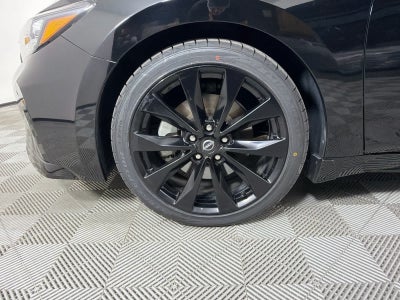 2023 Nissan Maxima SR