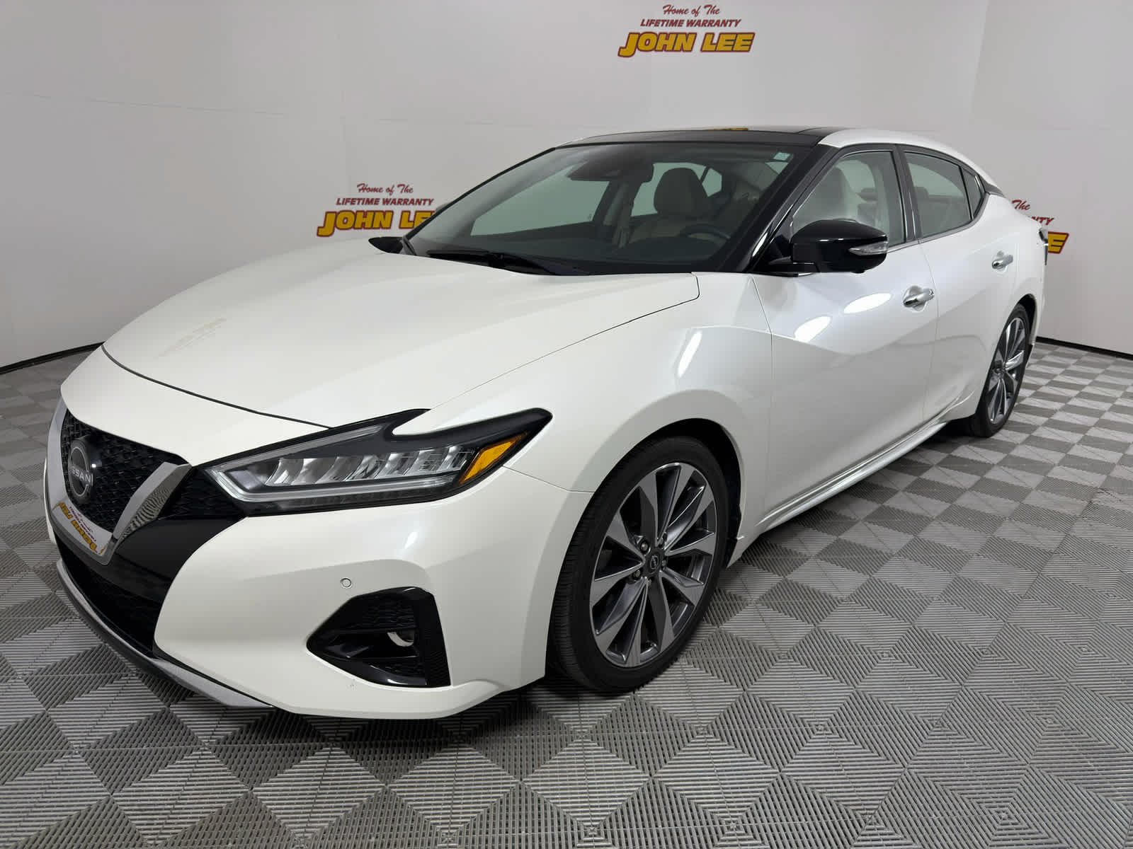 2023 Nissan Maxima Platinum