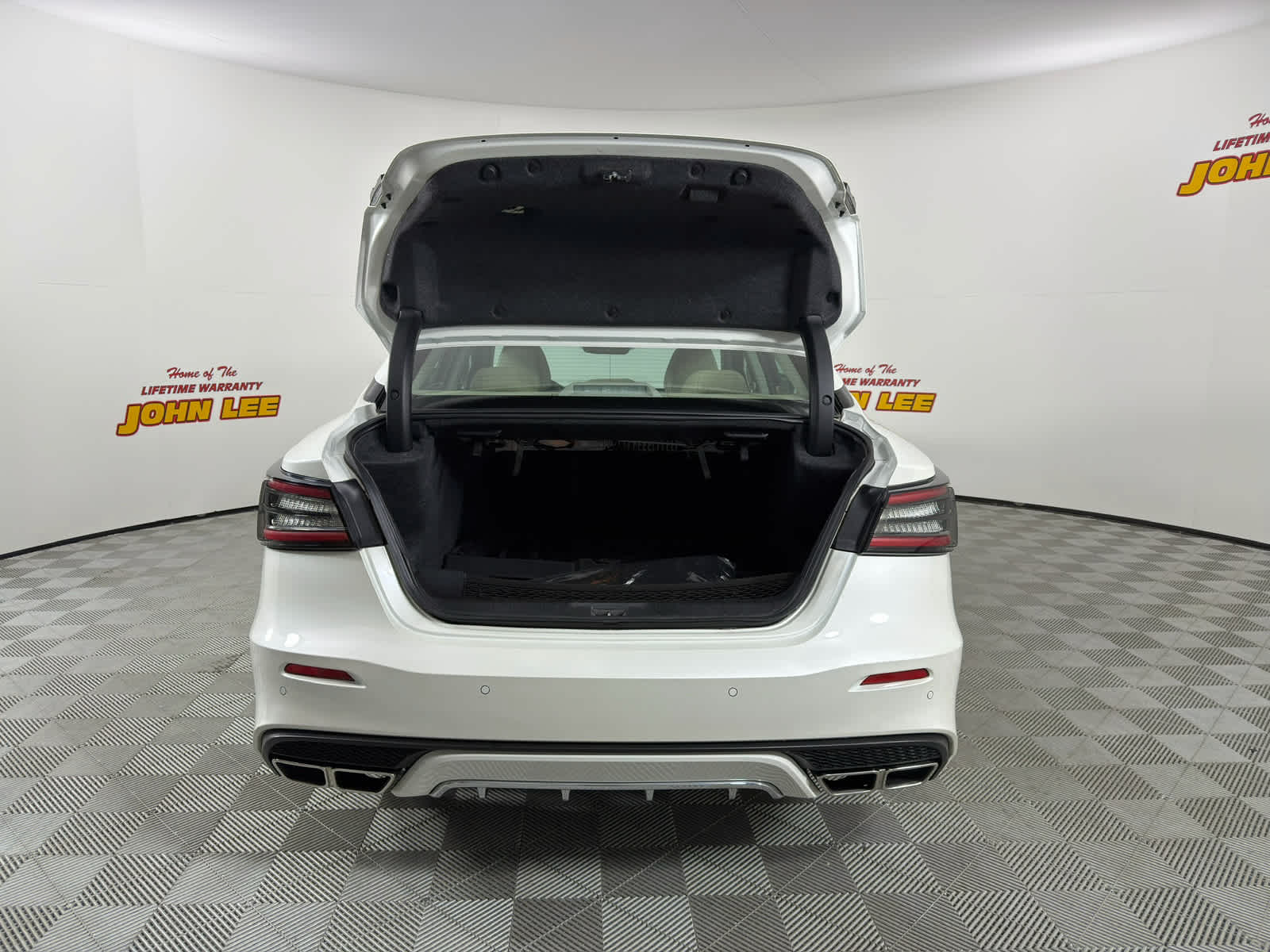 2023 Nissan Maxima Platinum