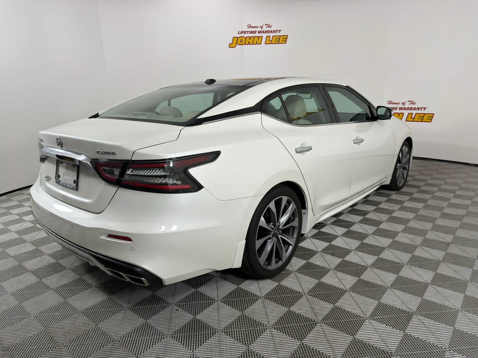 2023 Nissan Maxima Platinum