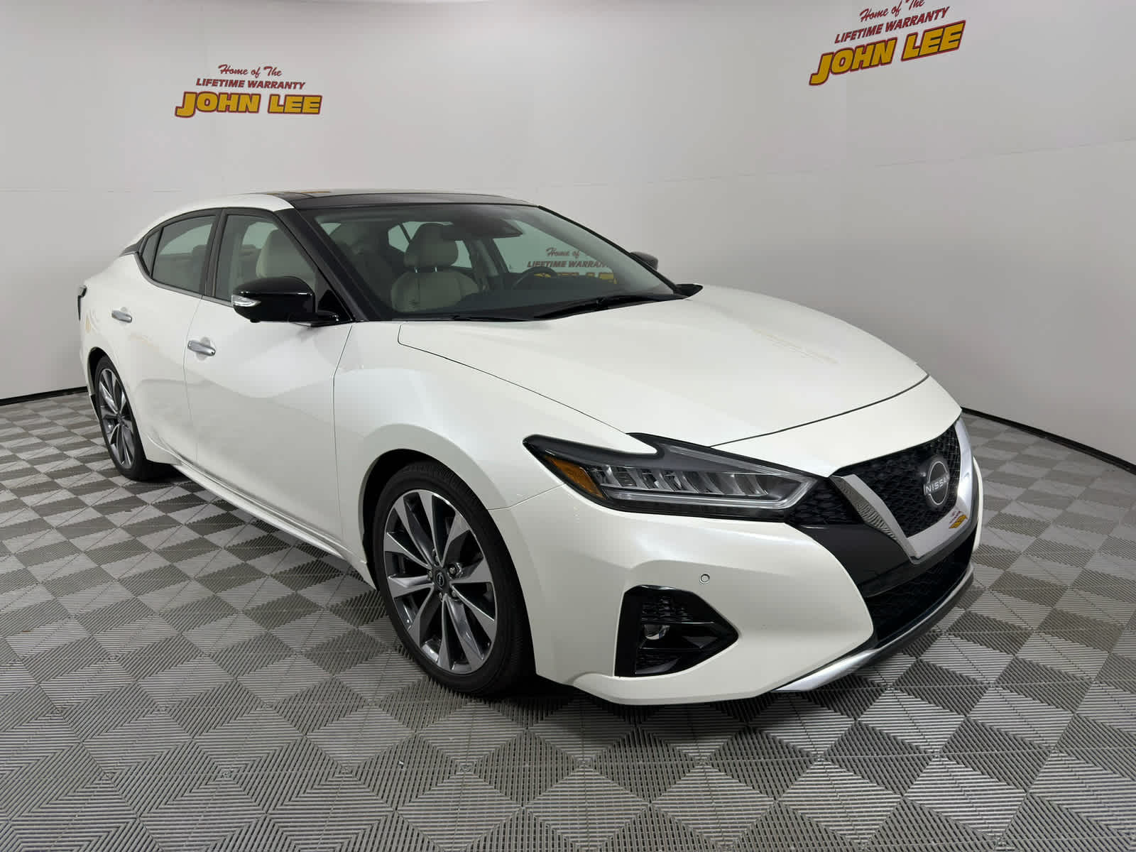 2023 Nissan Maxima Platinum