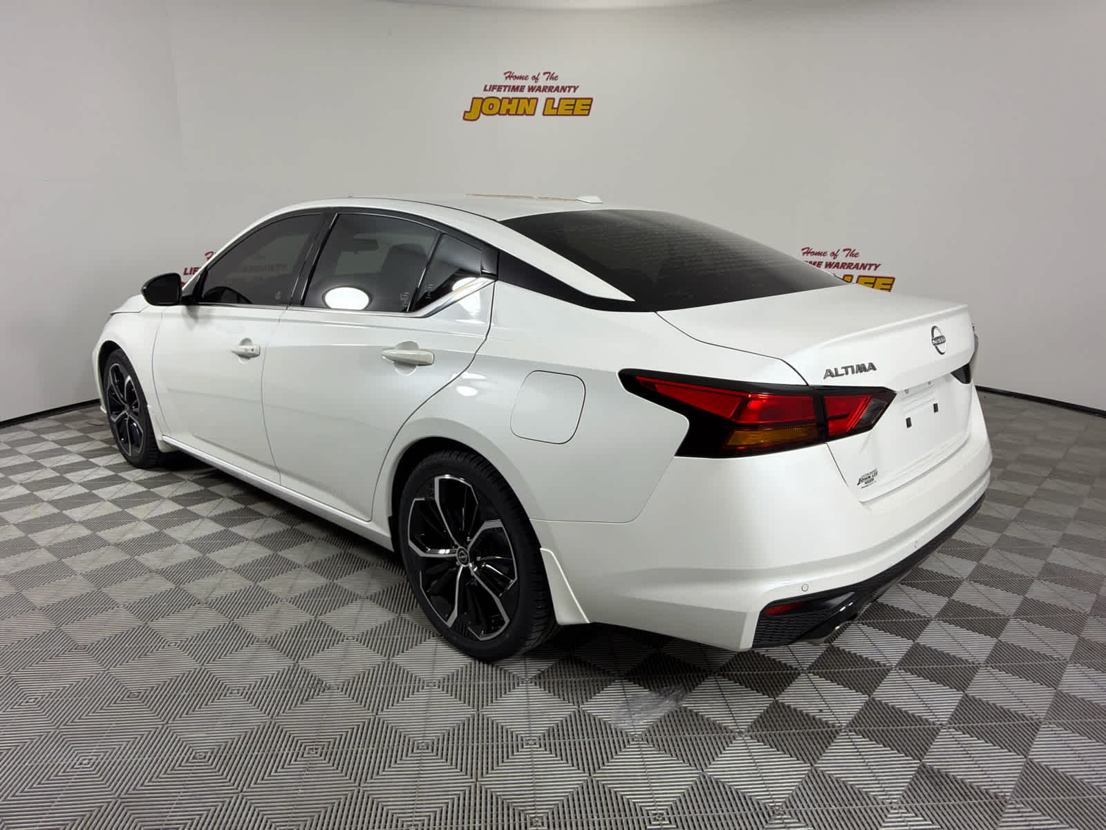 2024 Nissan Altima SR