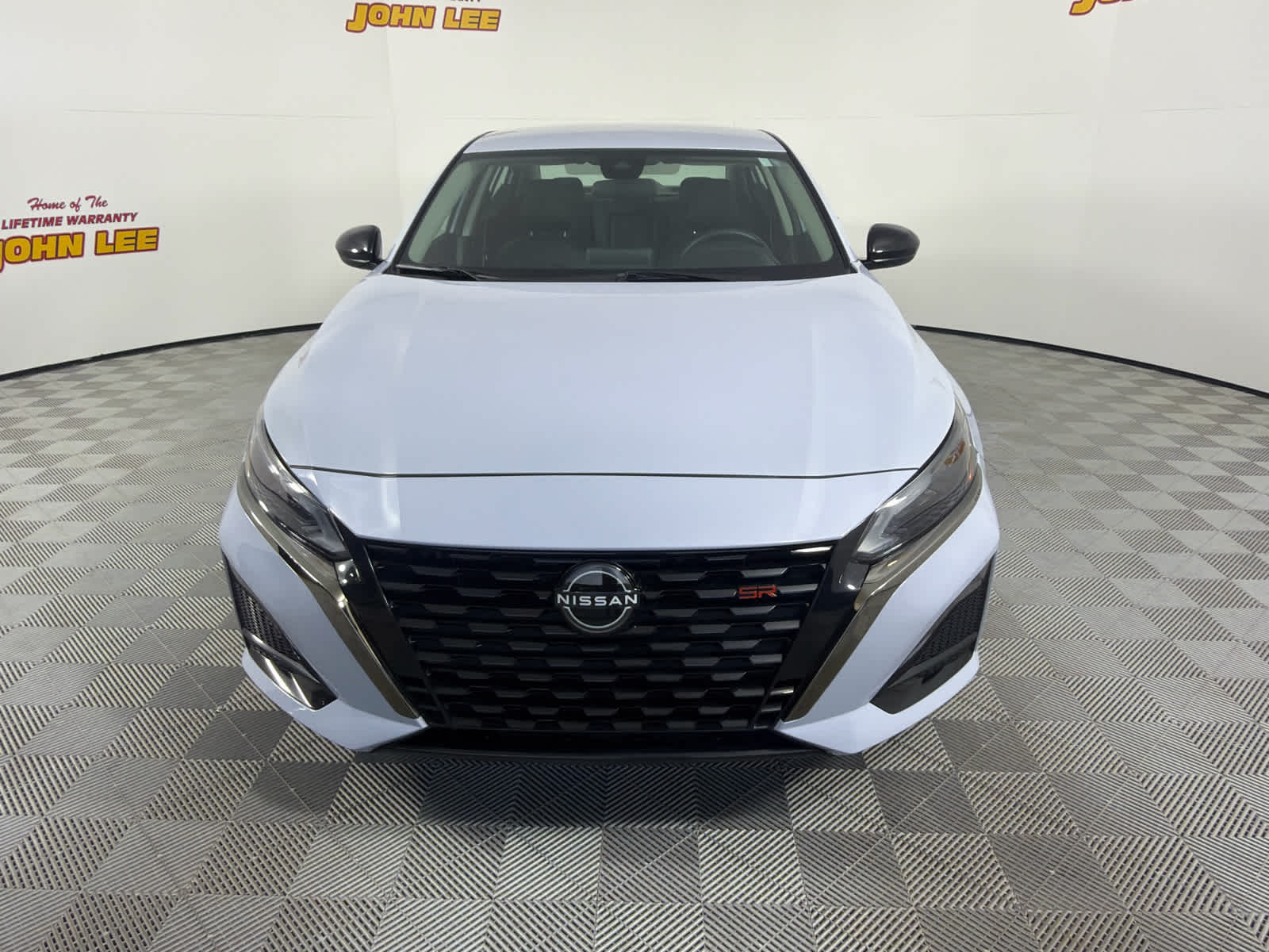 2023 Nissan Altima SR