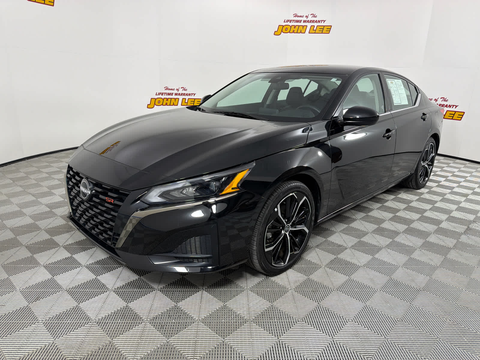 2025 Nissan Altima SR