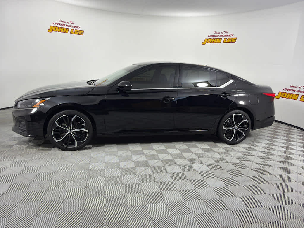 2025 Nissan Altima SR