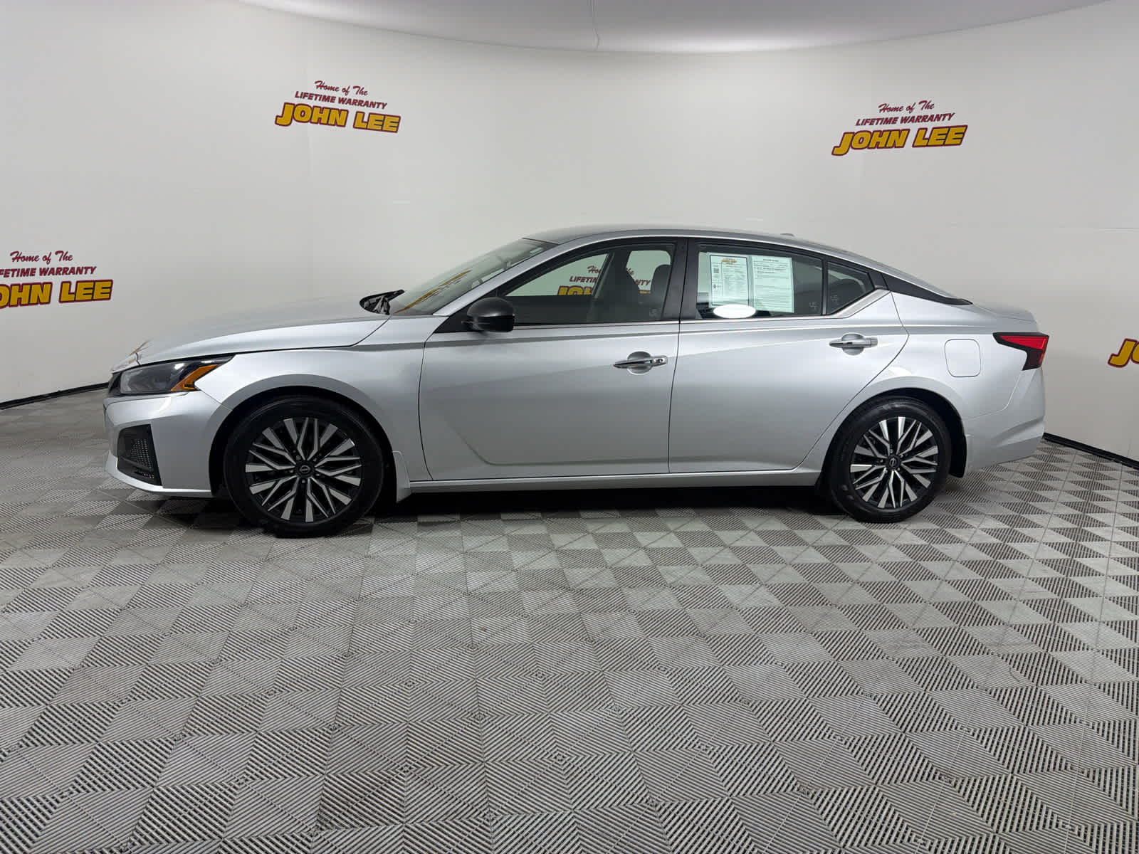 2024 Nissan Altima SV