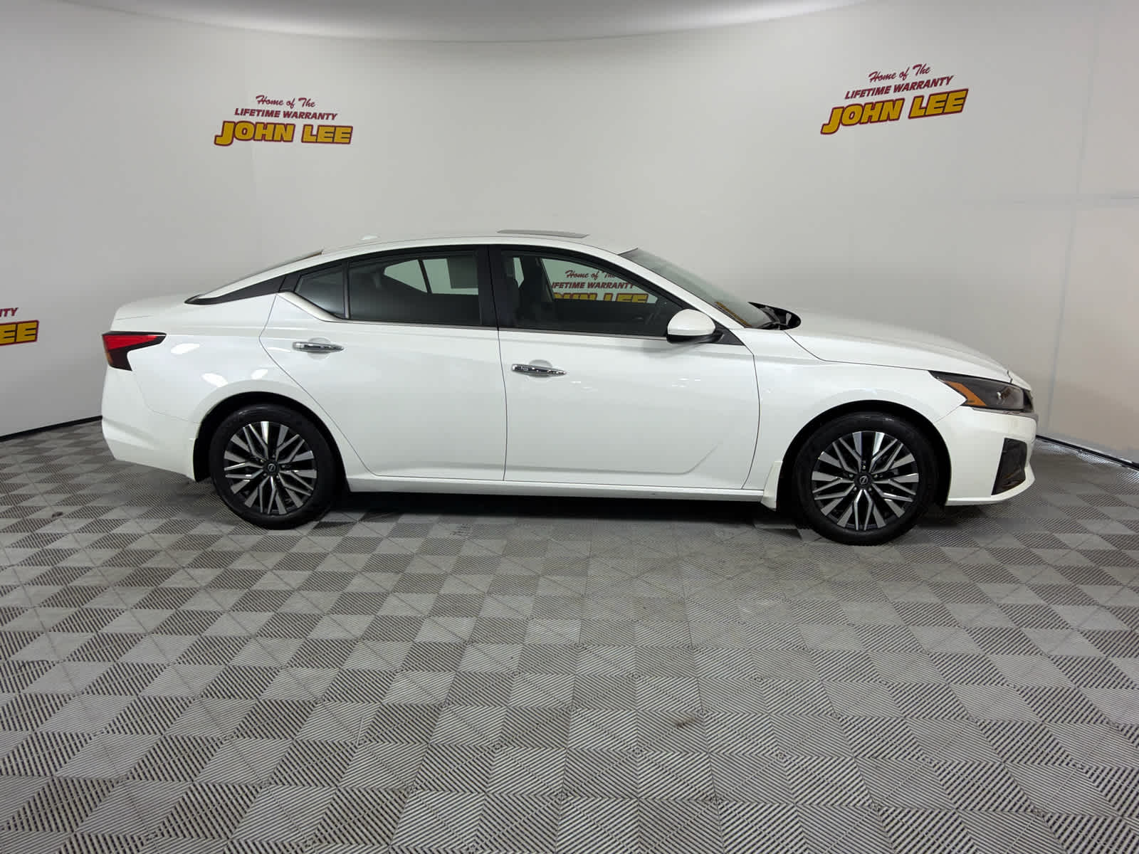 2024 Nissan Altima SV
