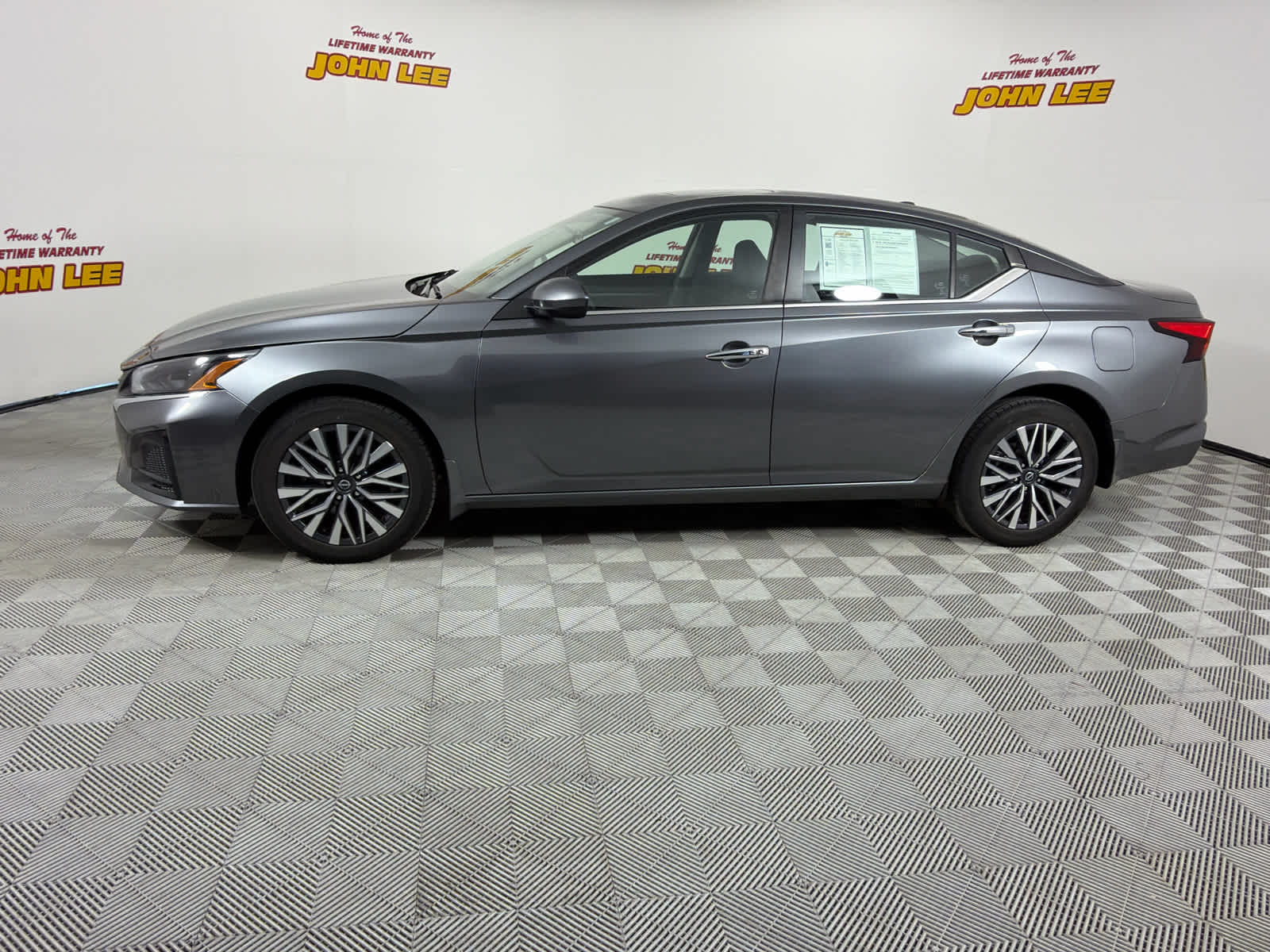 2023 Nissan Altima SV