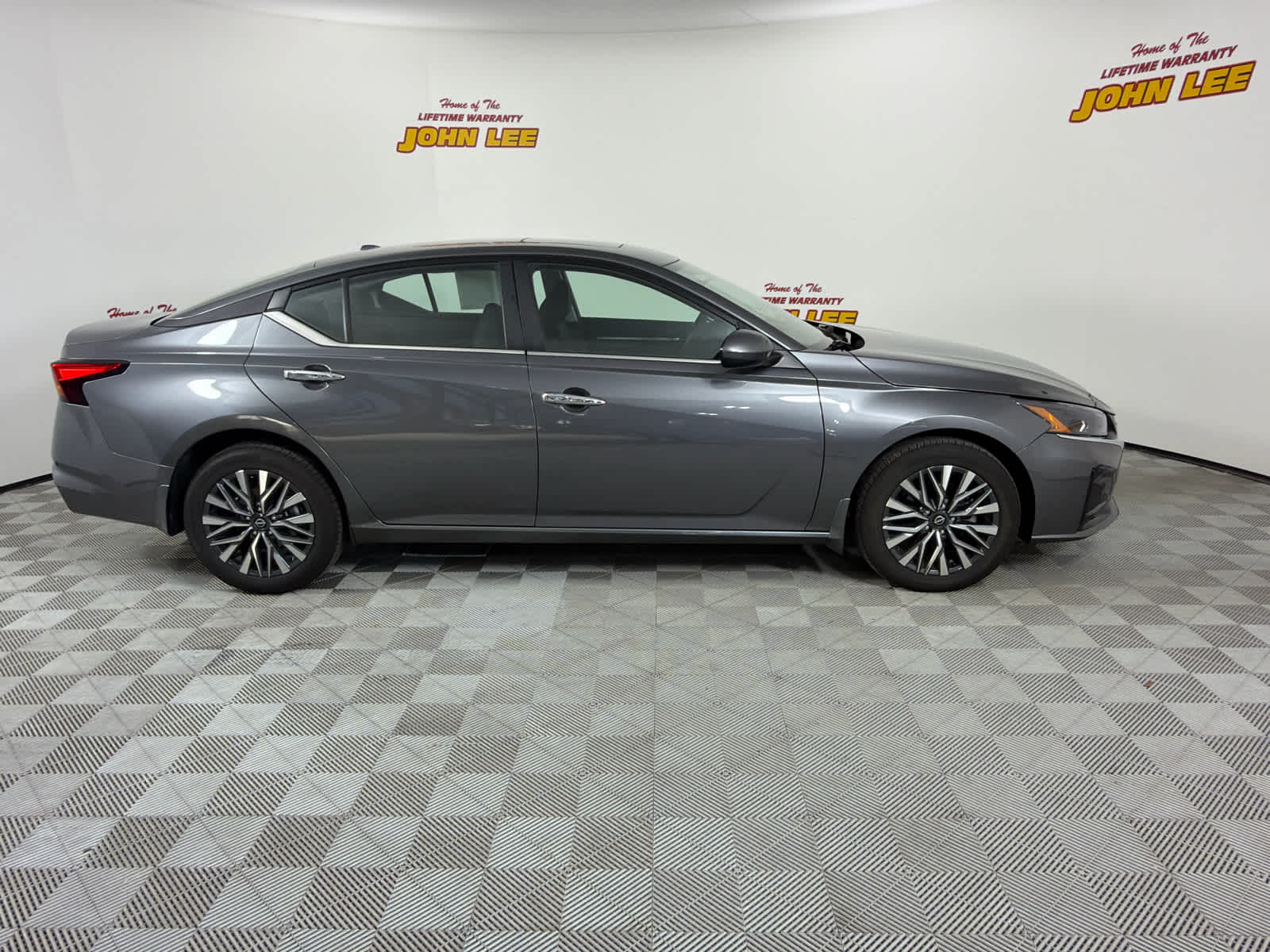 2023 Nissan Altima SV