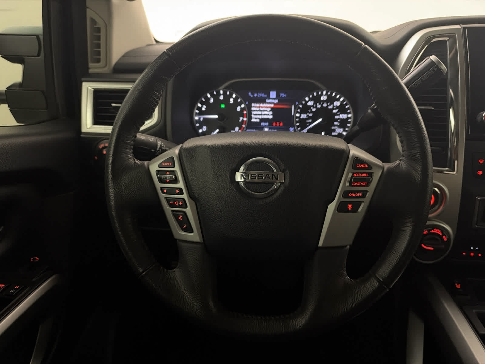 2021 Nissan Titan SV