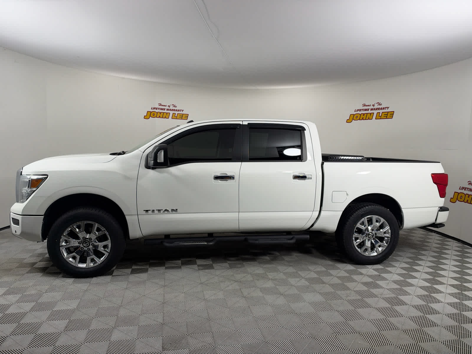 2021 Nissan Titan SV