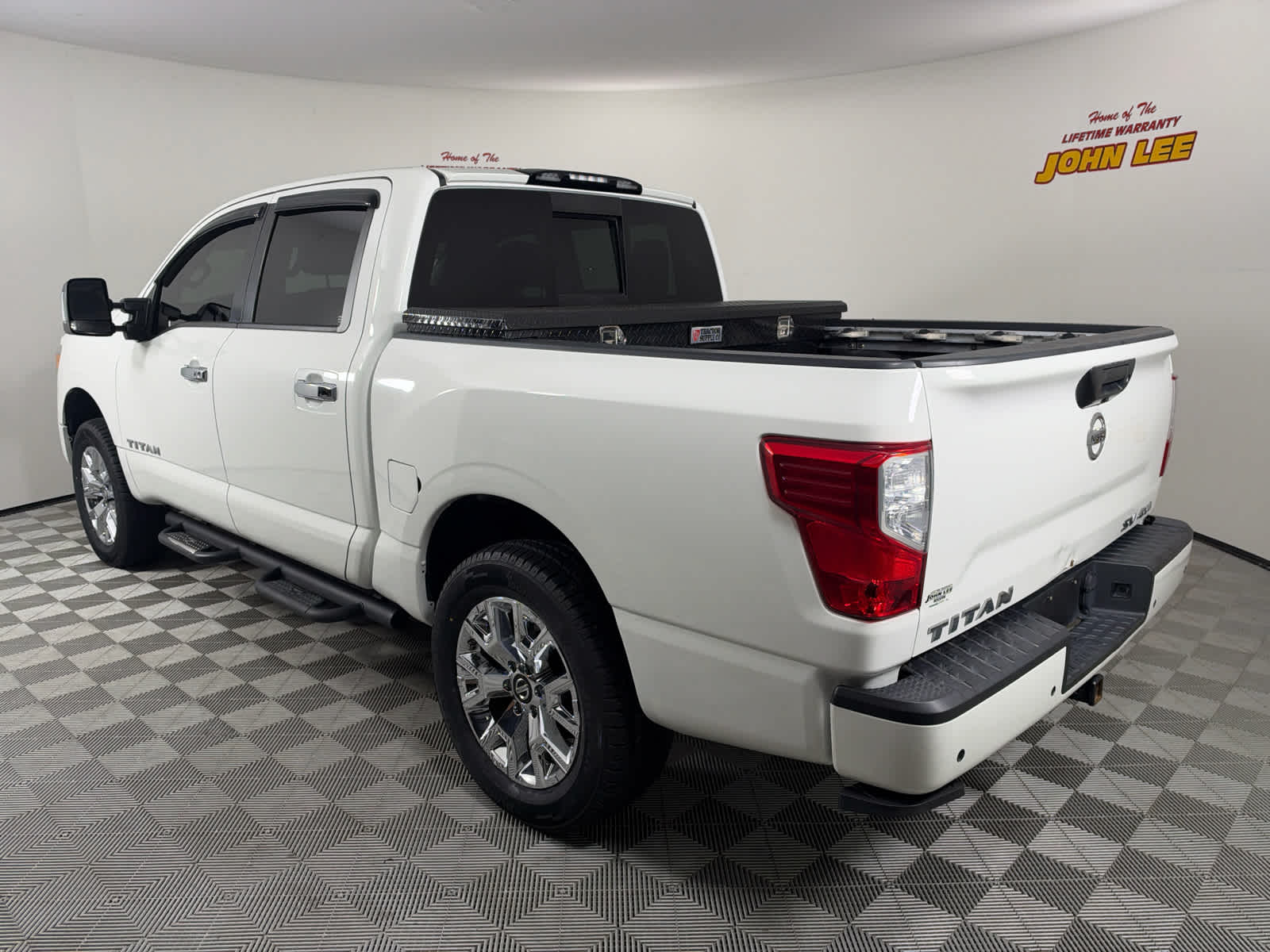 2021 Nissan Titan SV