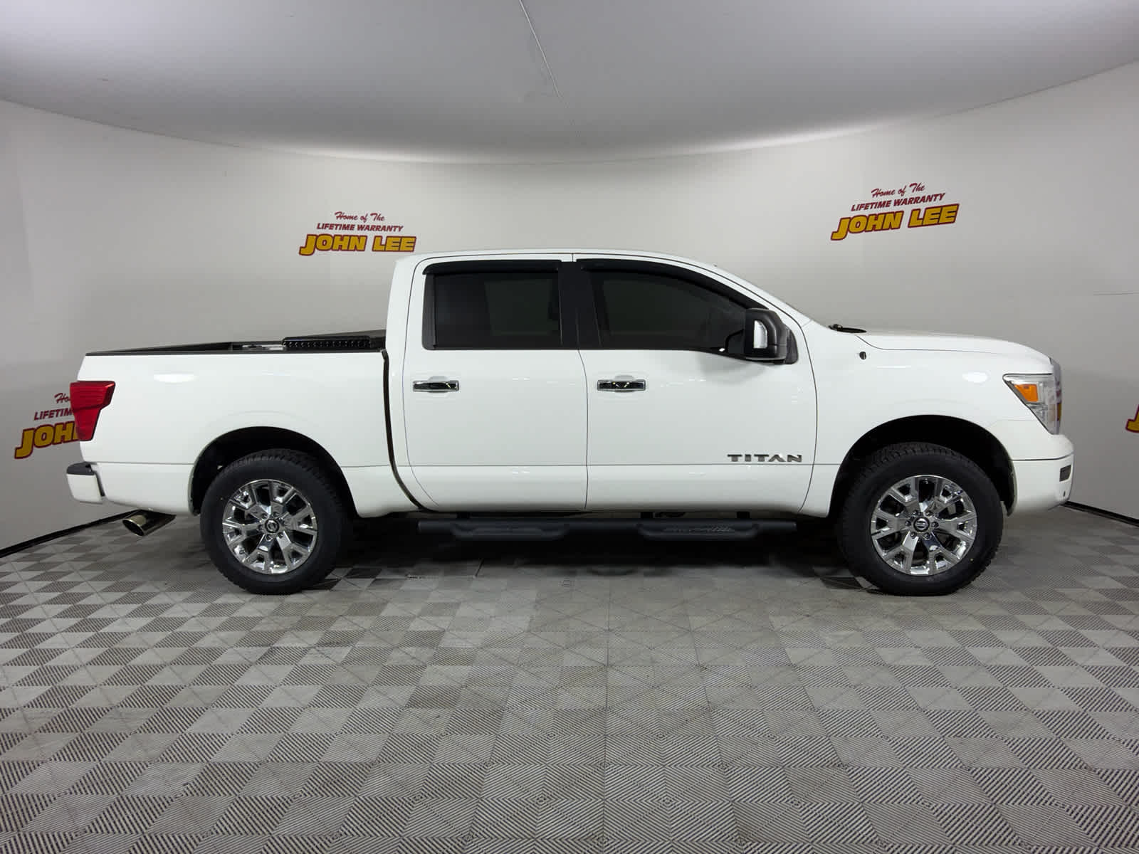 2021 Nissan Titan SV