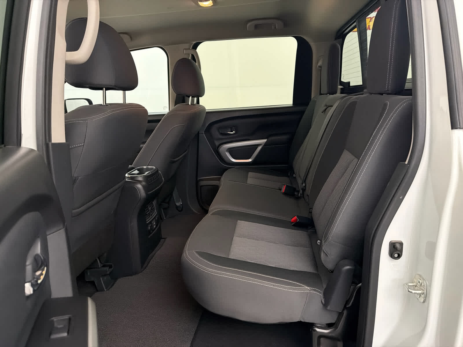 2023 Nissan Titan SV