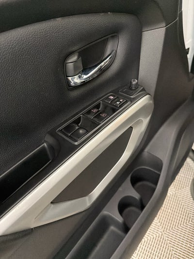 2023 Nissan Titan SV