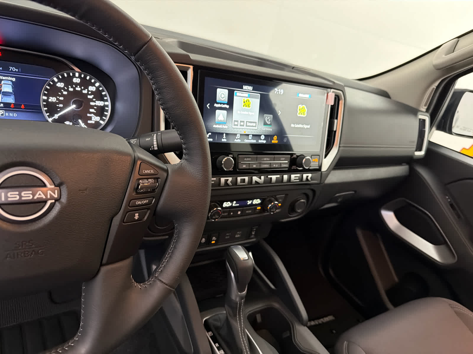 2025 Nissan Frontier King Cab® SV