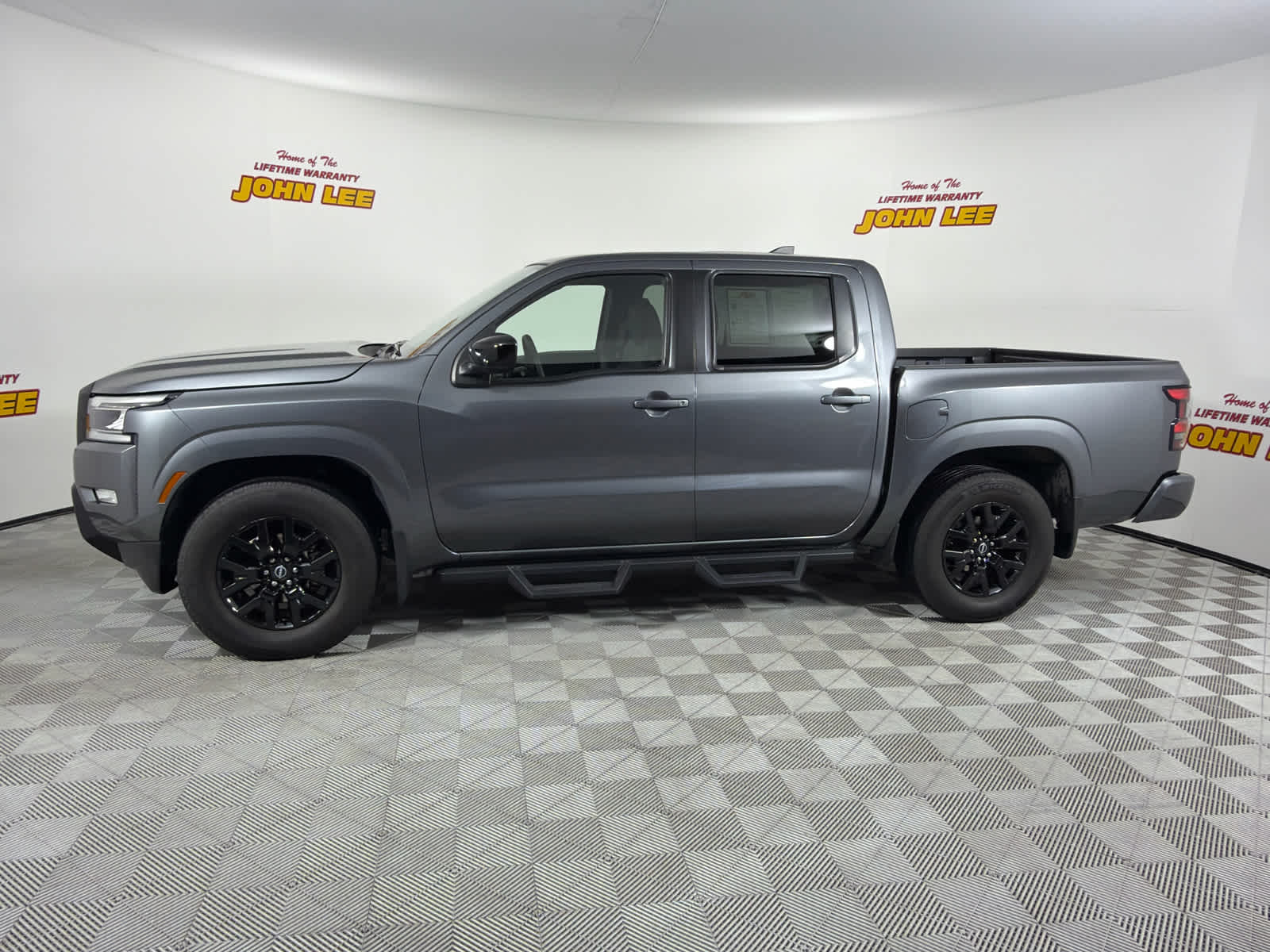 2023 Nissan Frontier Crew Cab SV