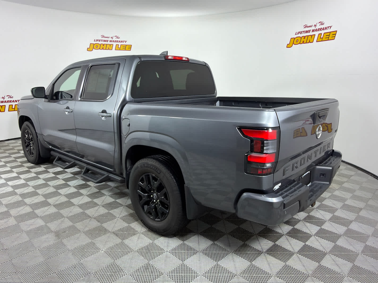 2023 Nissan Frontier Crew Cab SV