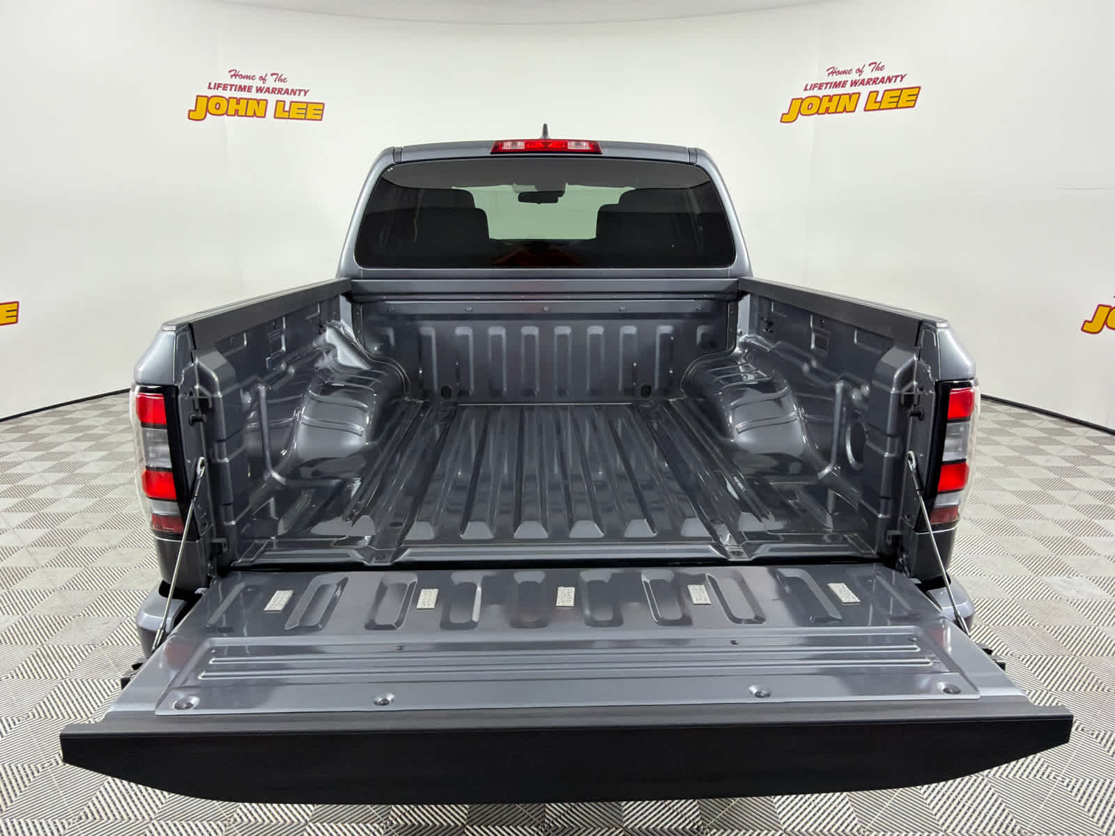 2023 Nissan Frontier Crew Cab SV