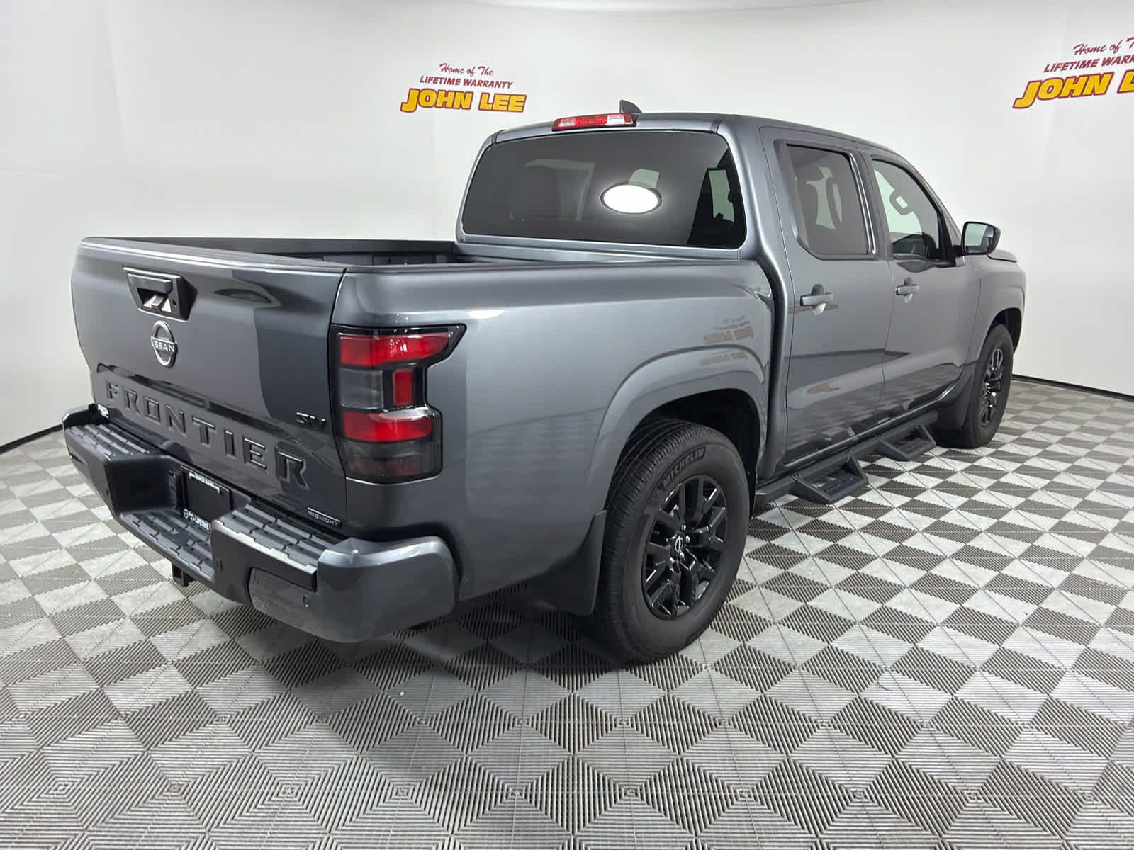 2023 Nissan Frontier Crew Cab SV