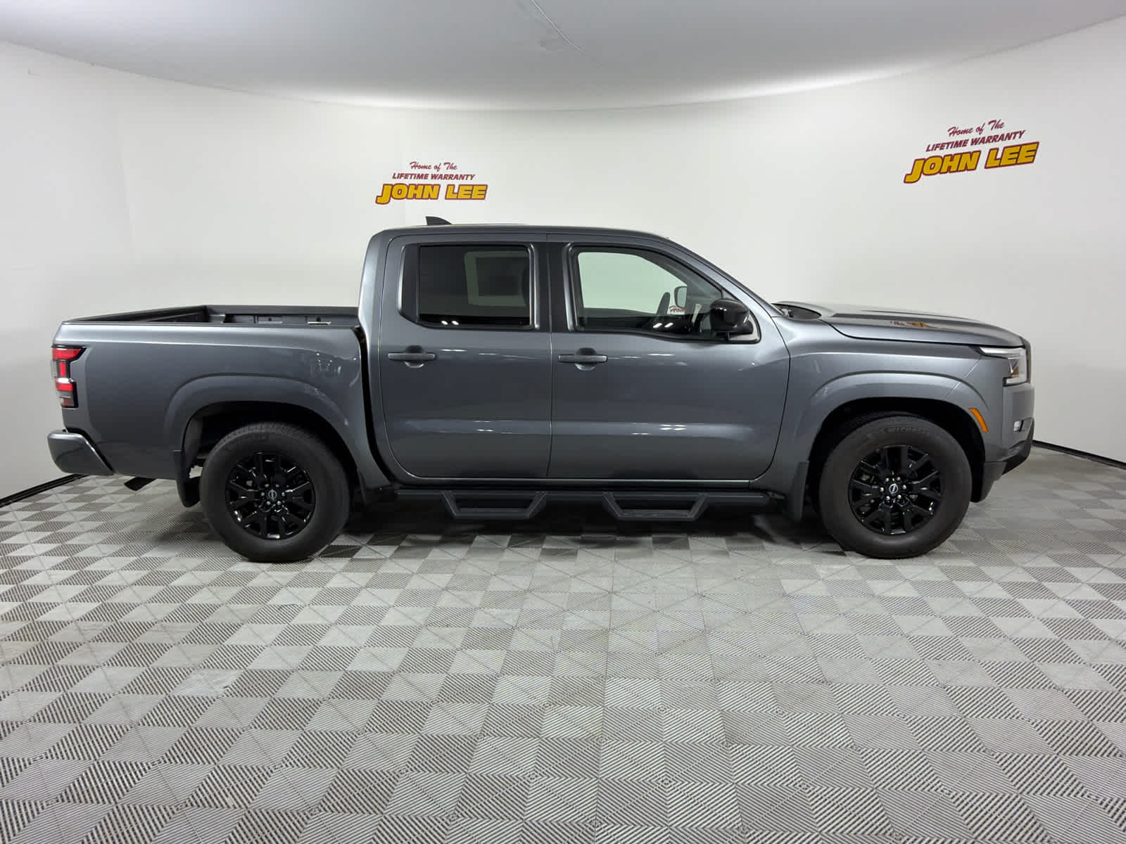 2023 Nissan Frontier Crew Cab SV