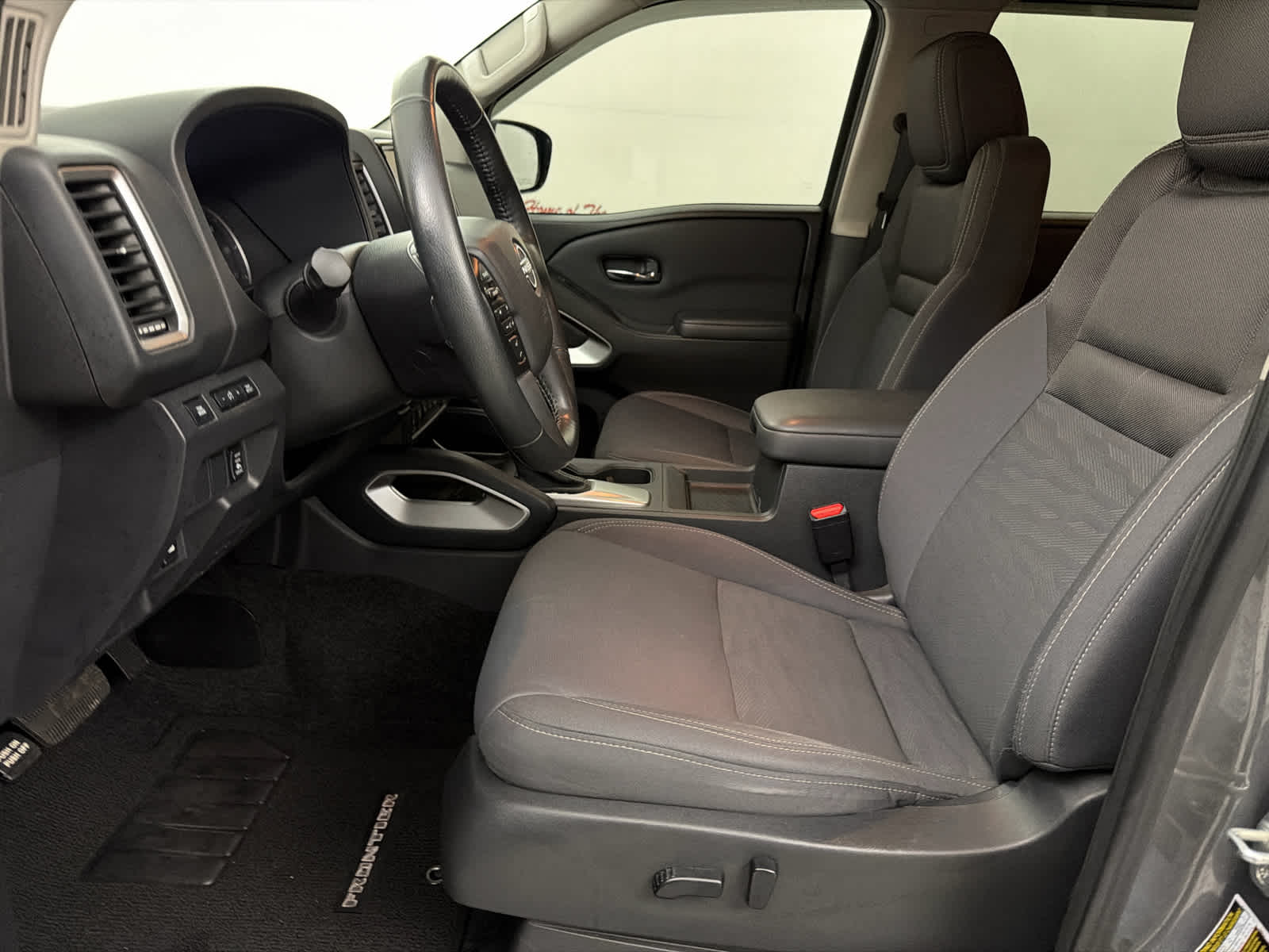 2023 Nissan Frontier Crew Cab SV