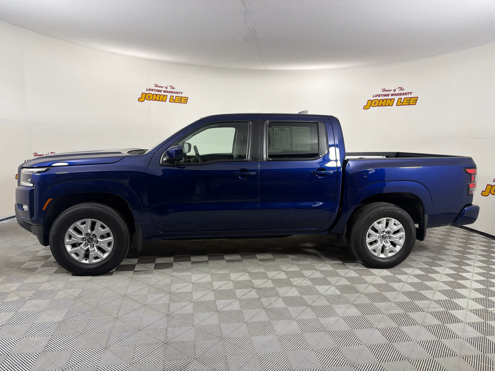 2023 Nissan Frontier Crew Cab SV
