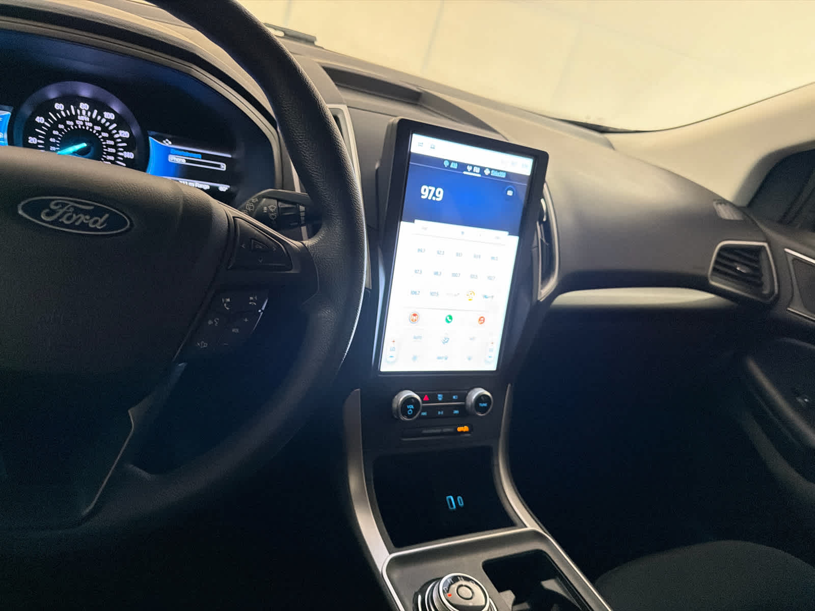 2022 Ford Edge SE