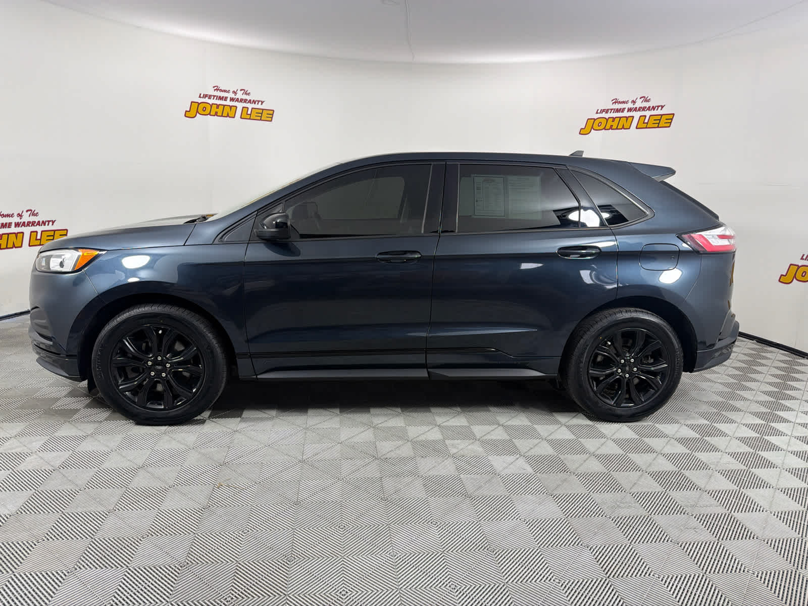2022 Ford Edge SE