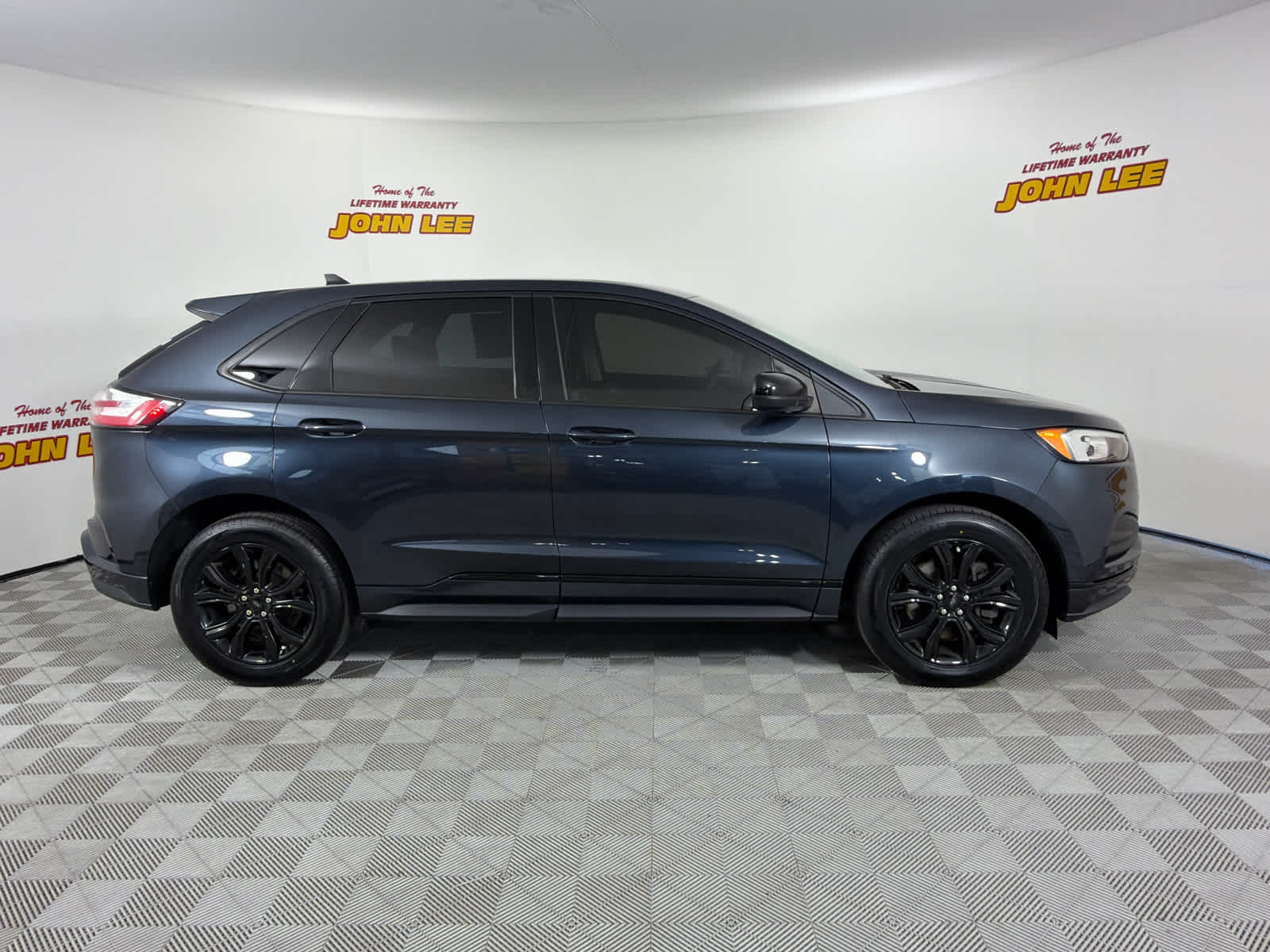 2022 Ford Edge SE