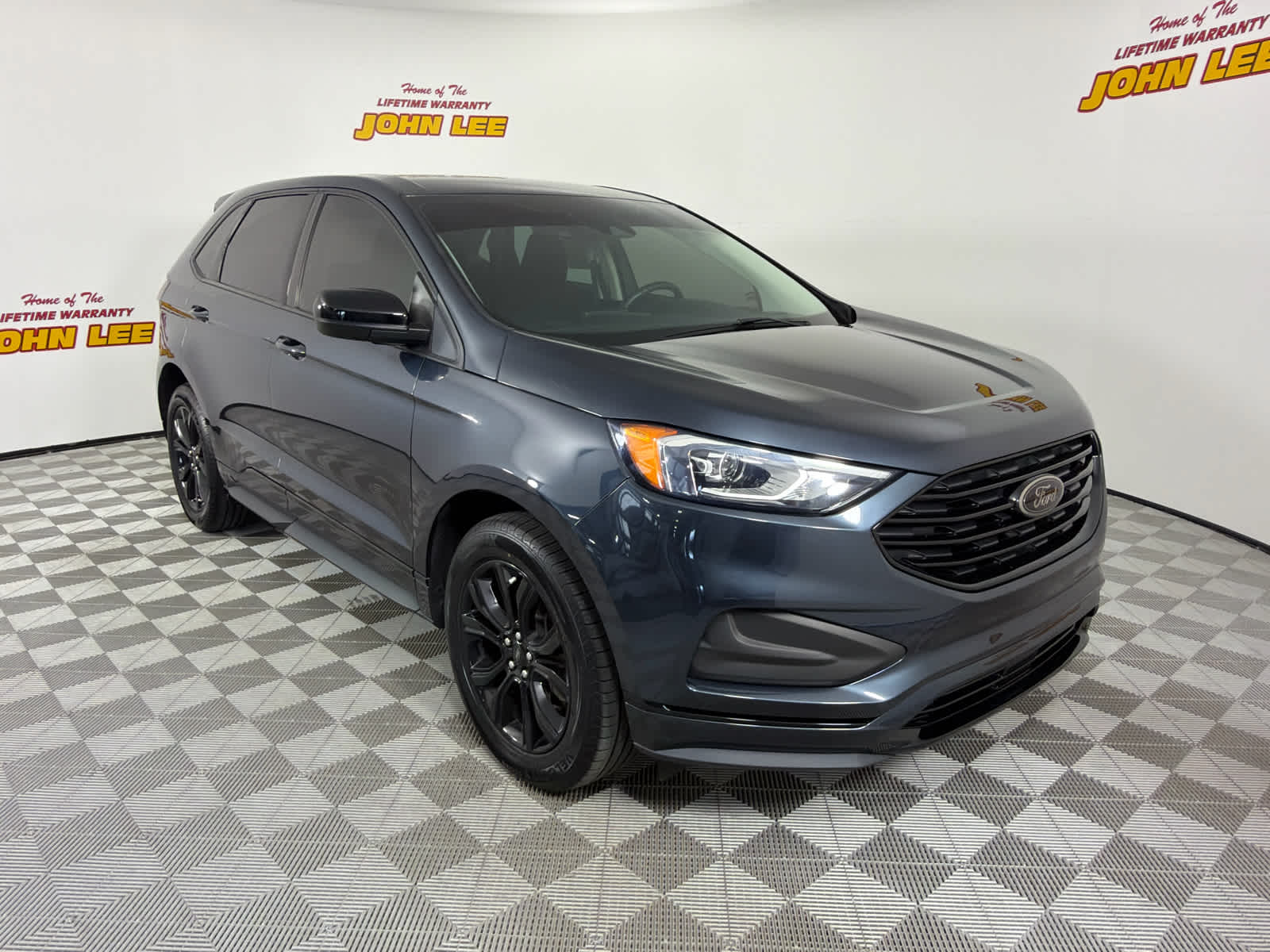 2022 Ford Edge SE