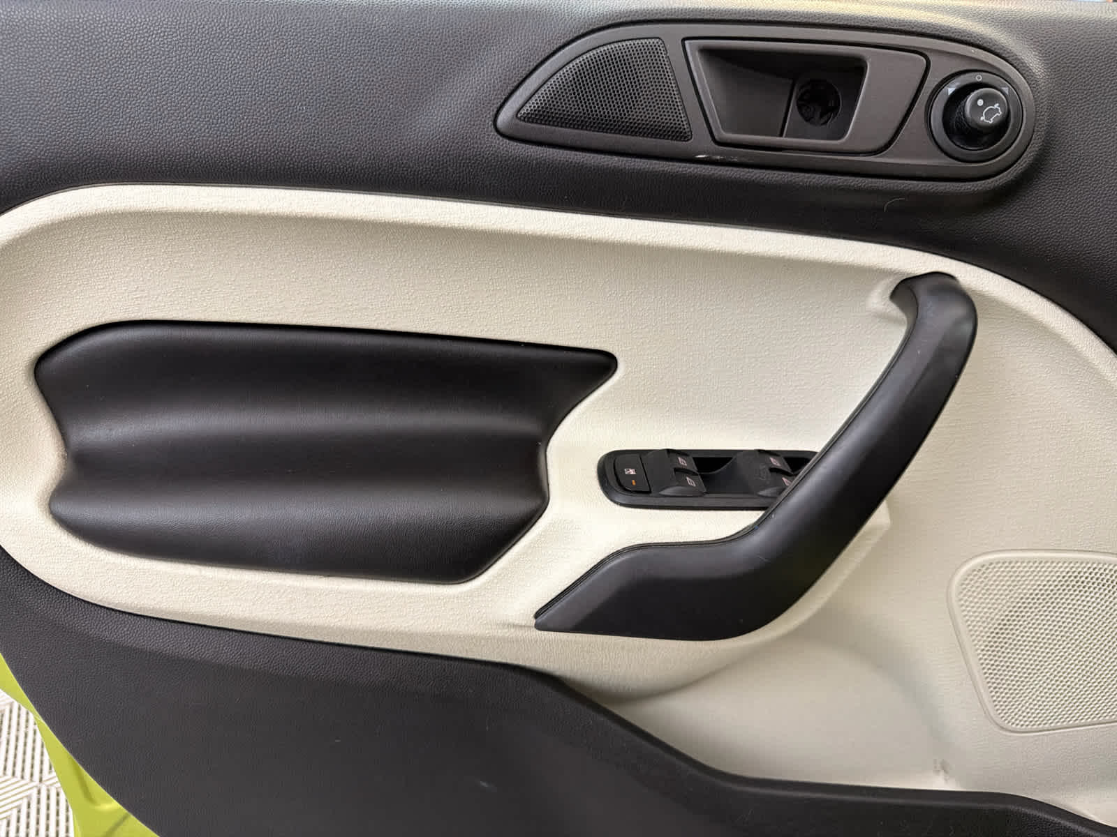 2012 Ford Fiesta SES