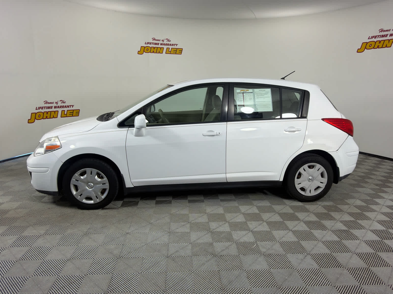 2010 Nissan Versa 1.8 S