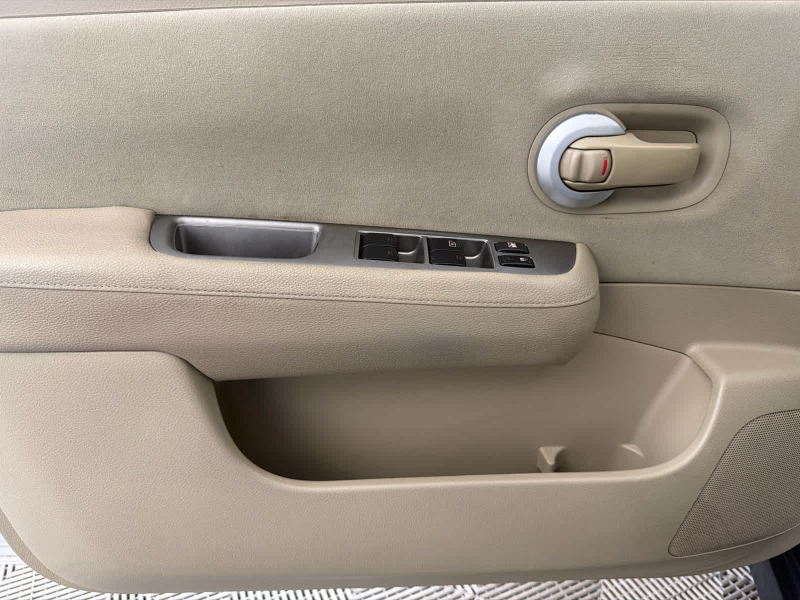 2010 Nissan Versa 1.8 S