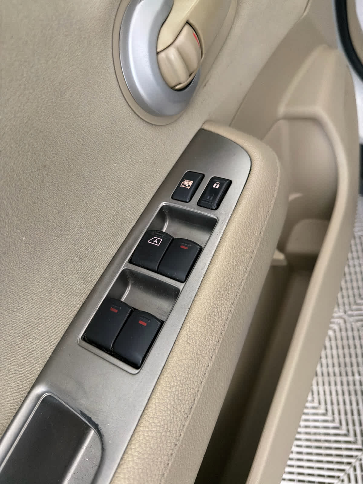 2010 Nissan Versa 1.8 S