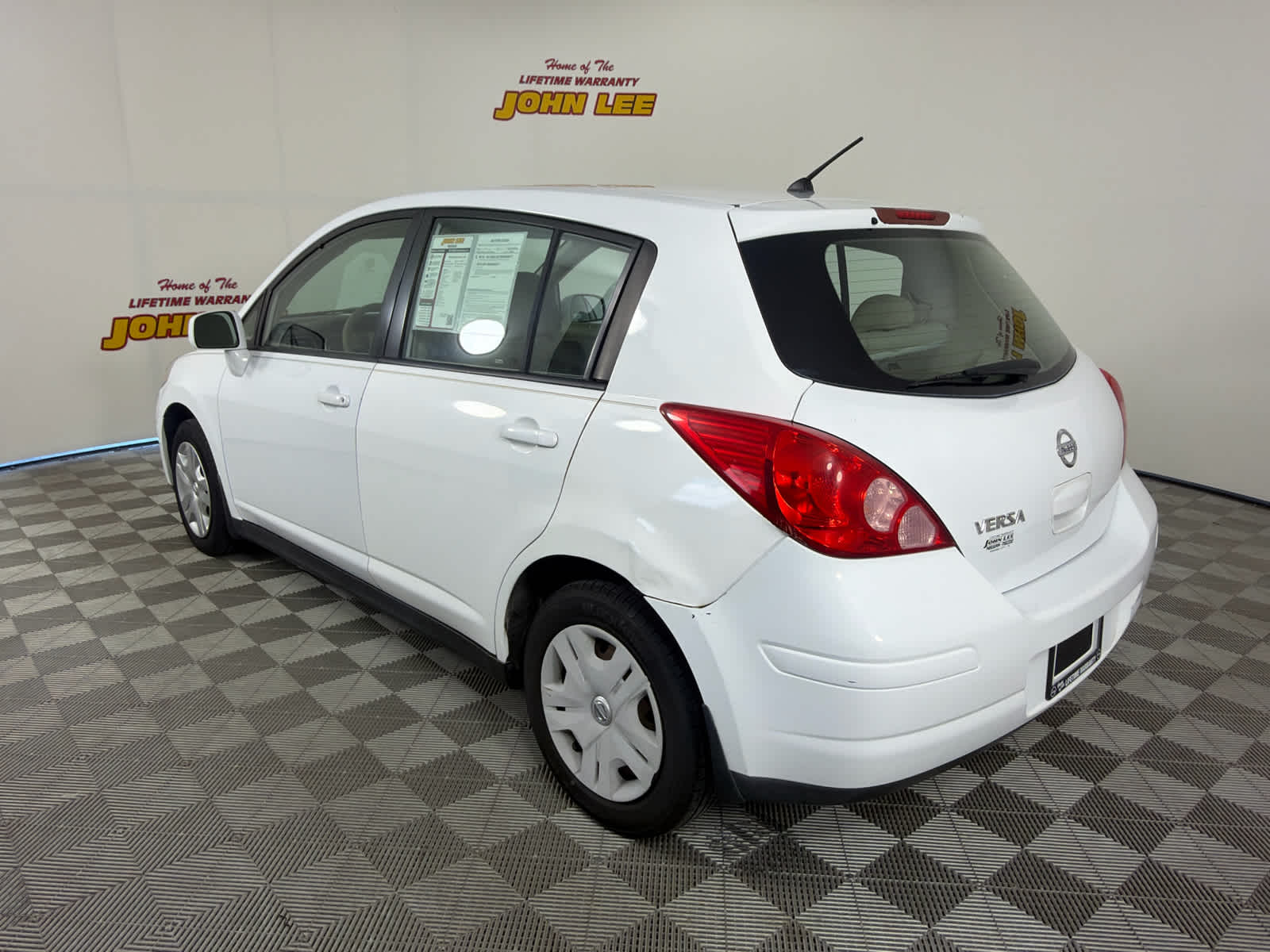 2010 Nissan Versa 1.8 S