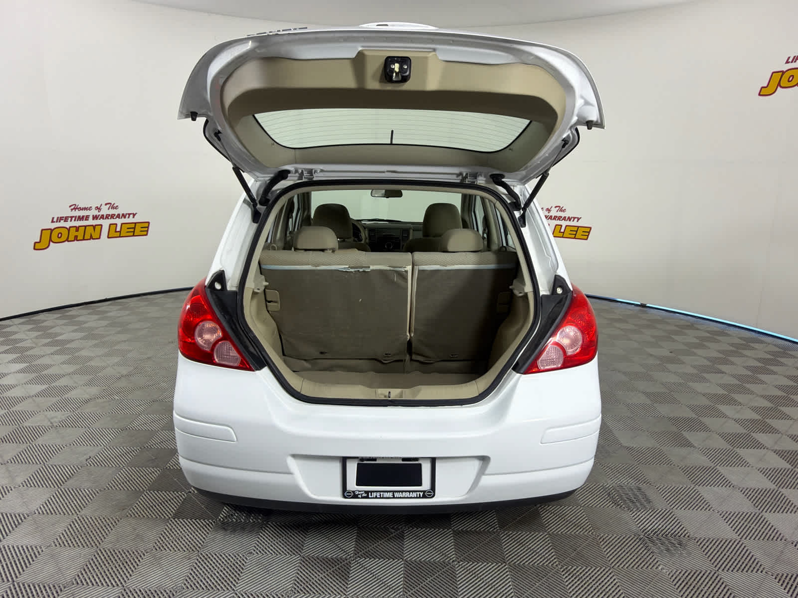 2010 Nissan Versa 1.8 S