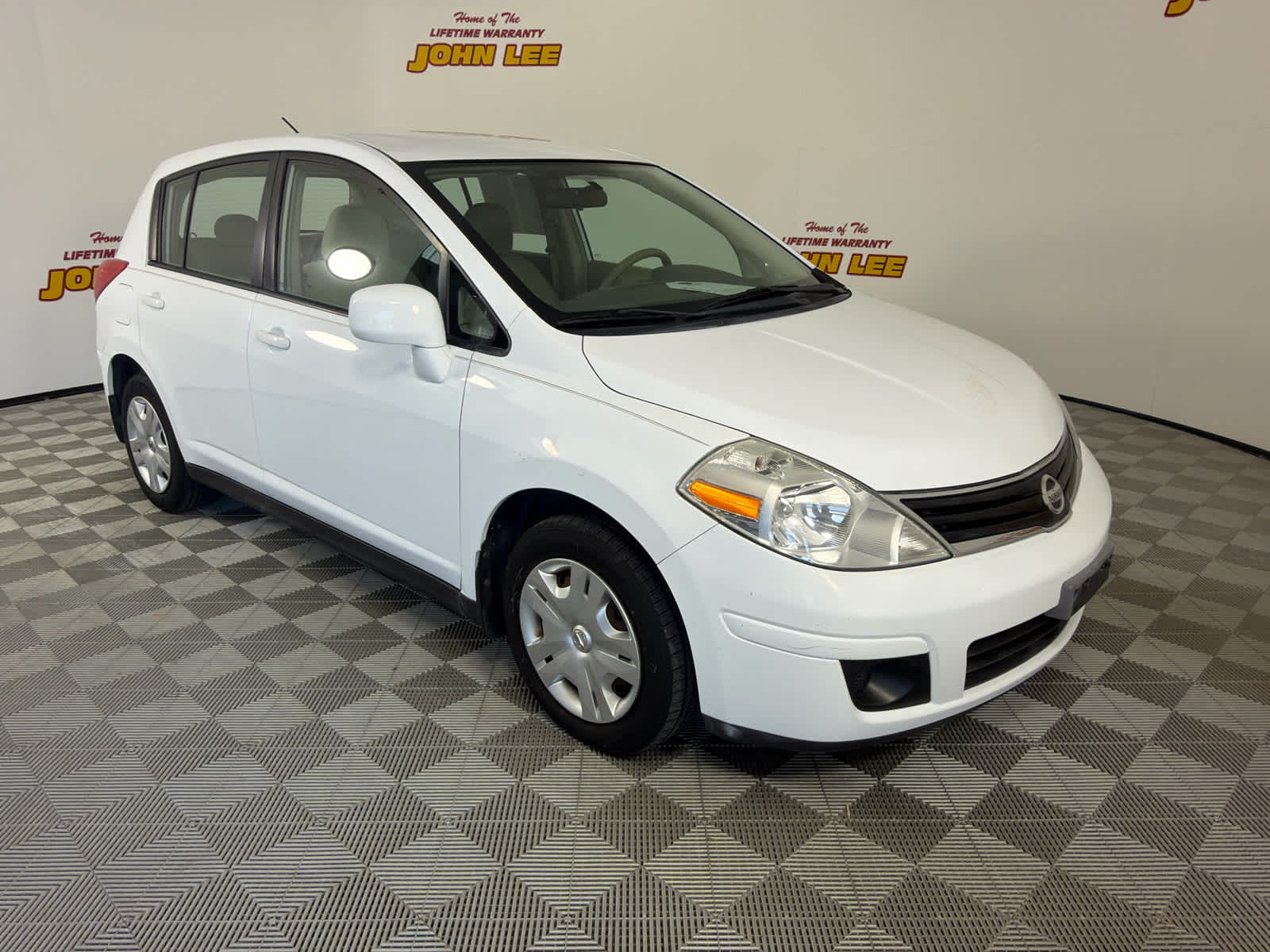 2010 Nissan Versa 1.8 S