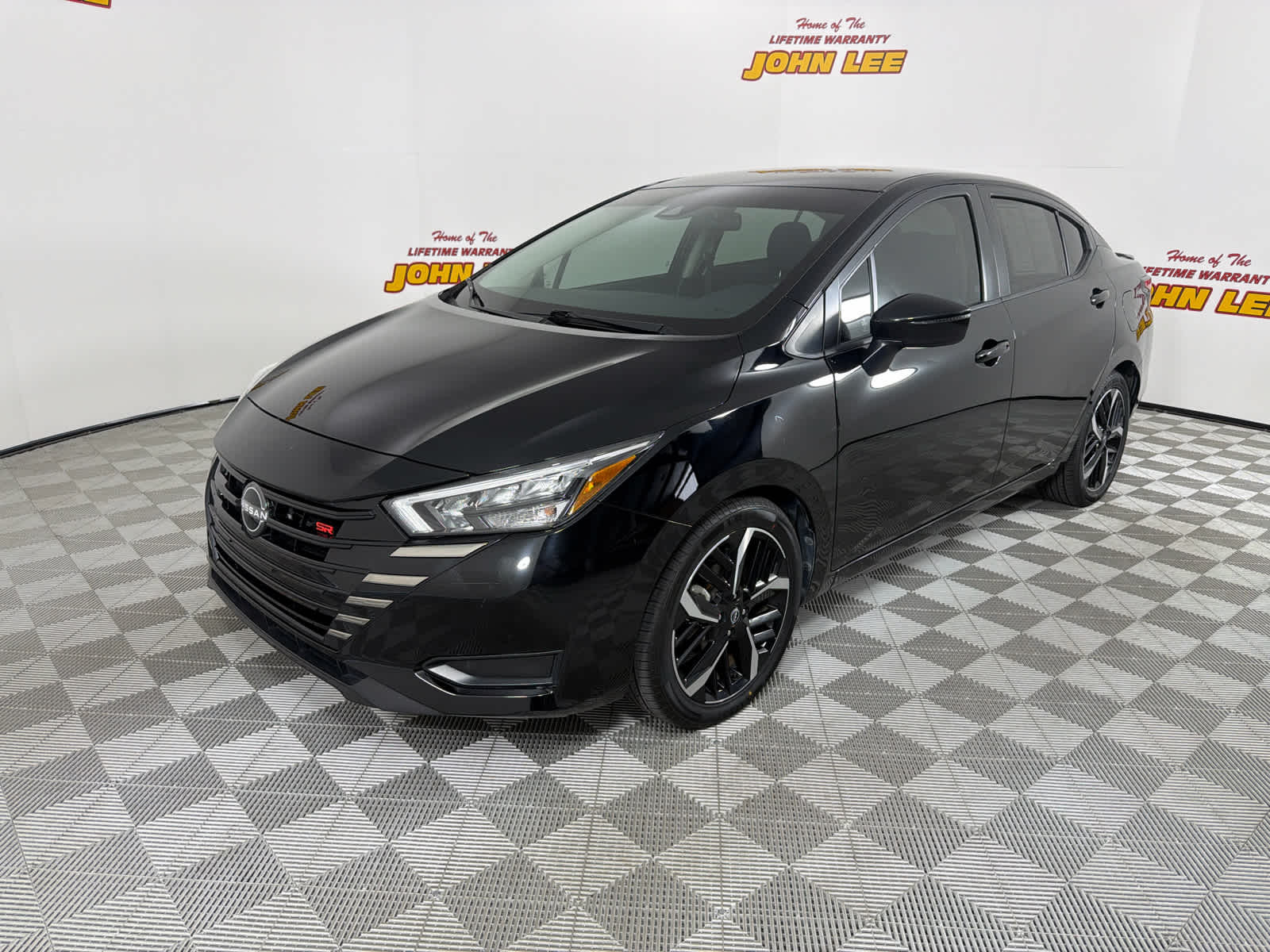 2023 Nissan Versa SR