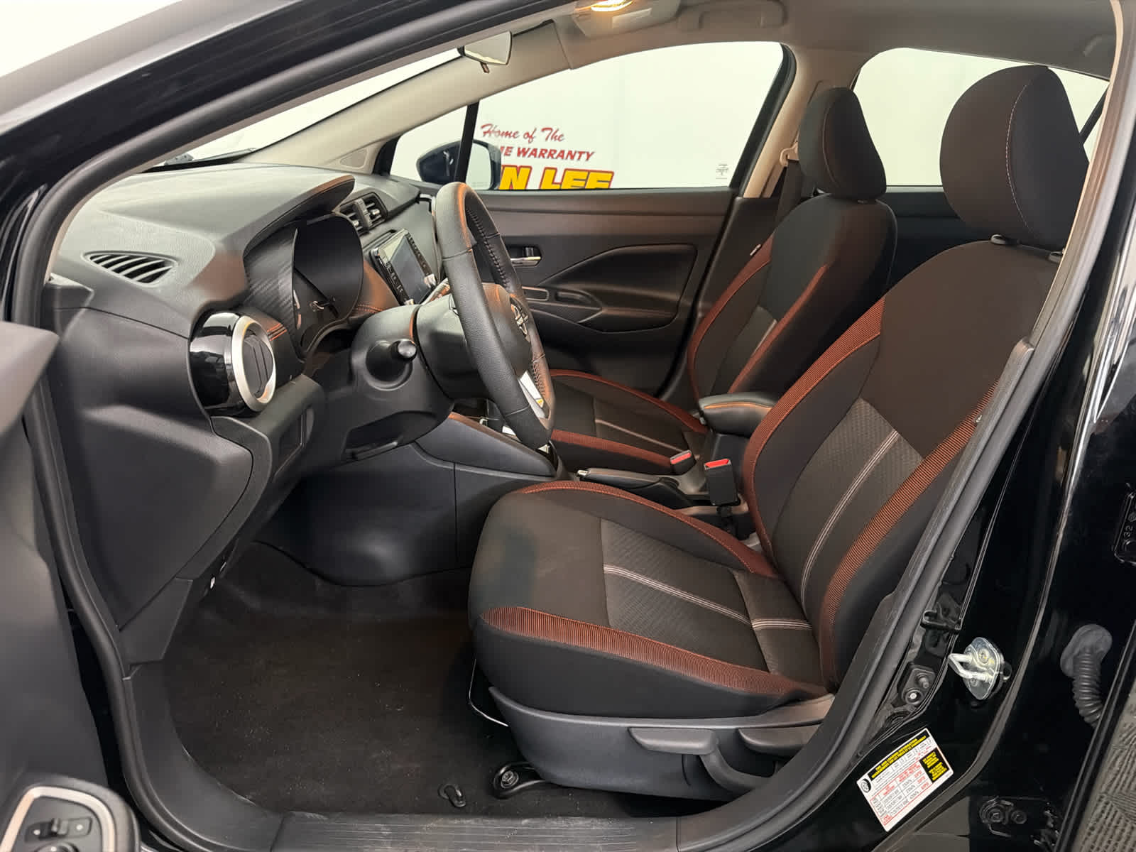 2023 Nissan Versa SR