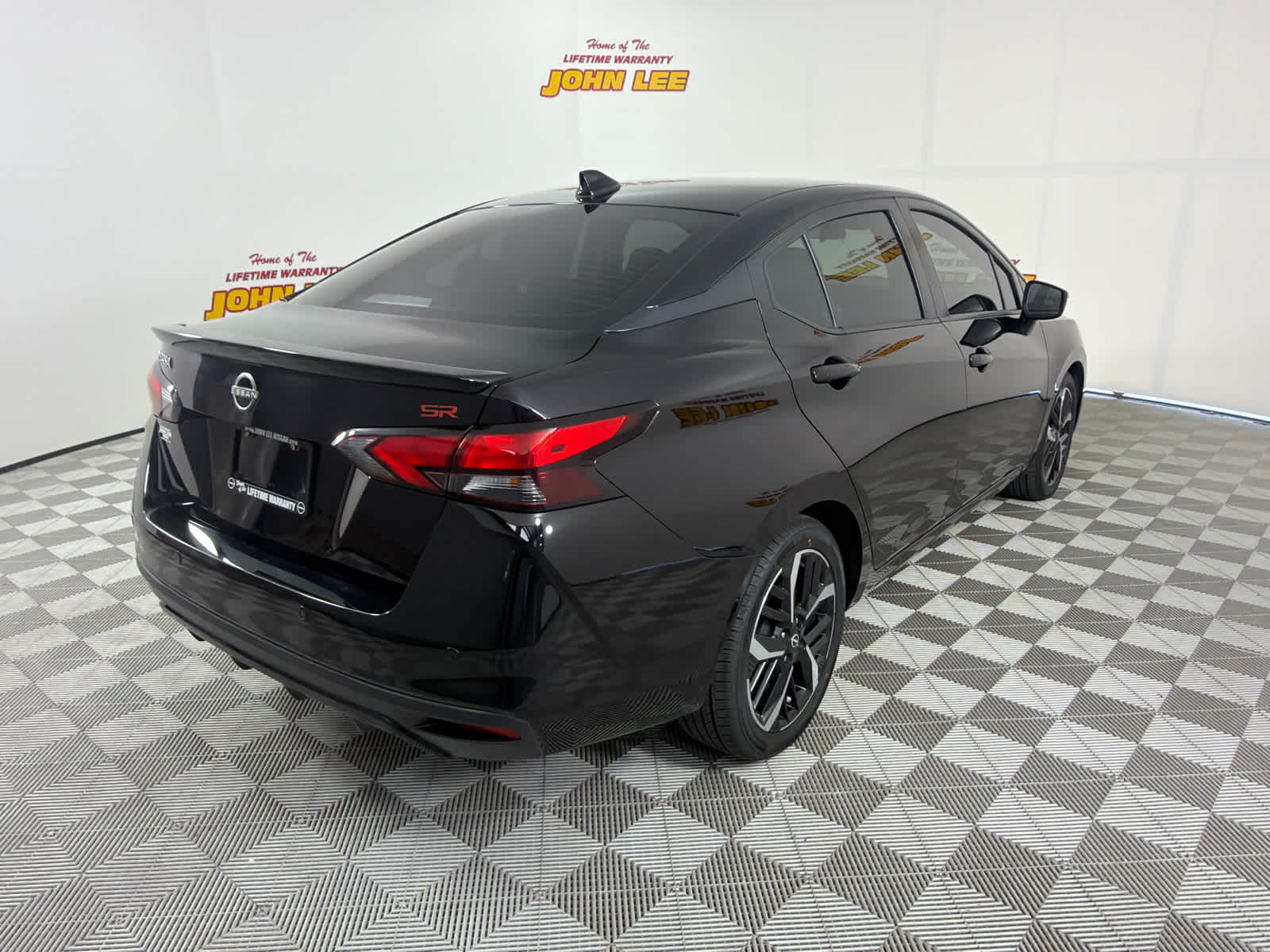 2023 Nissan Versa SR