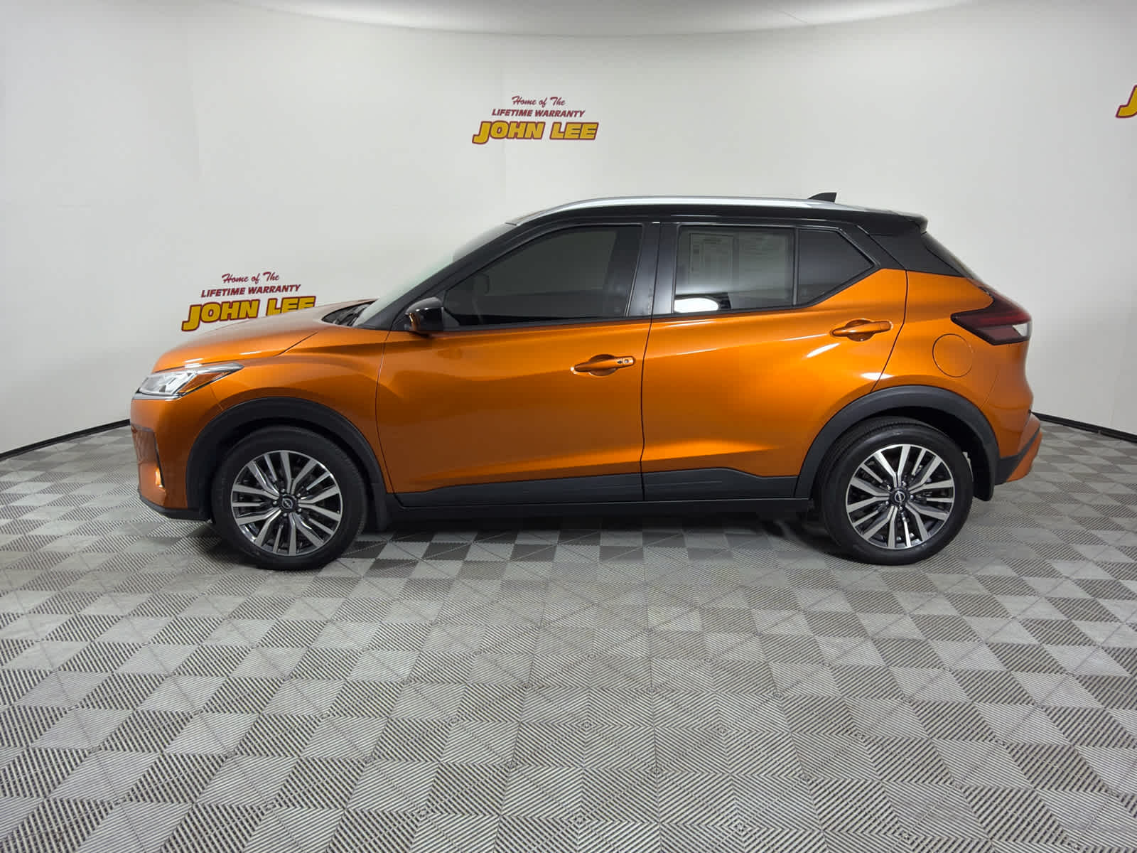 2023 Nissan Kicks SV