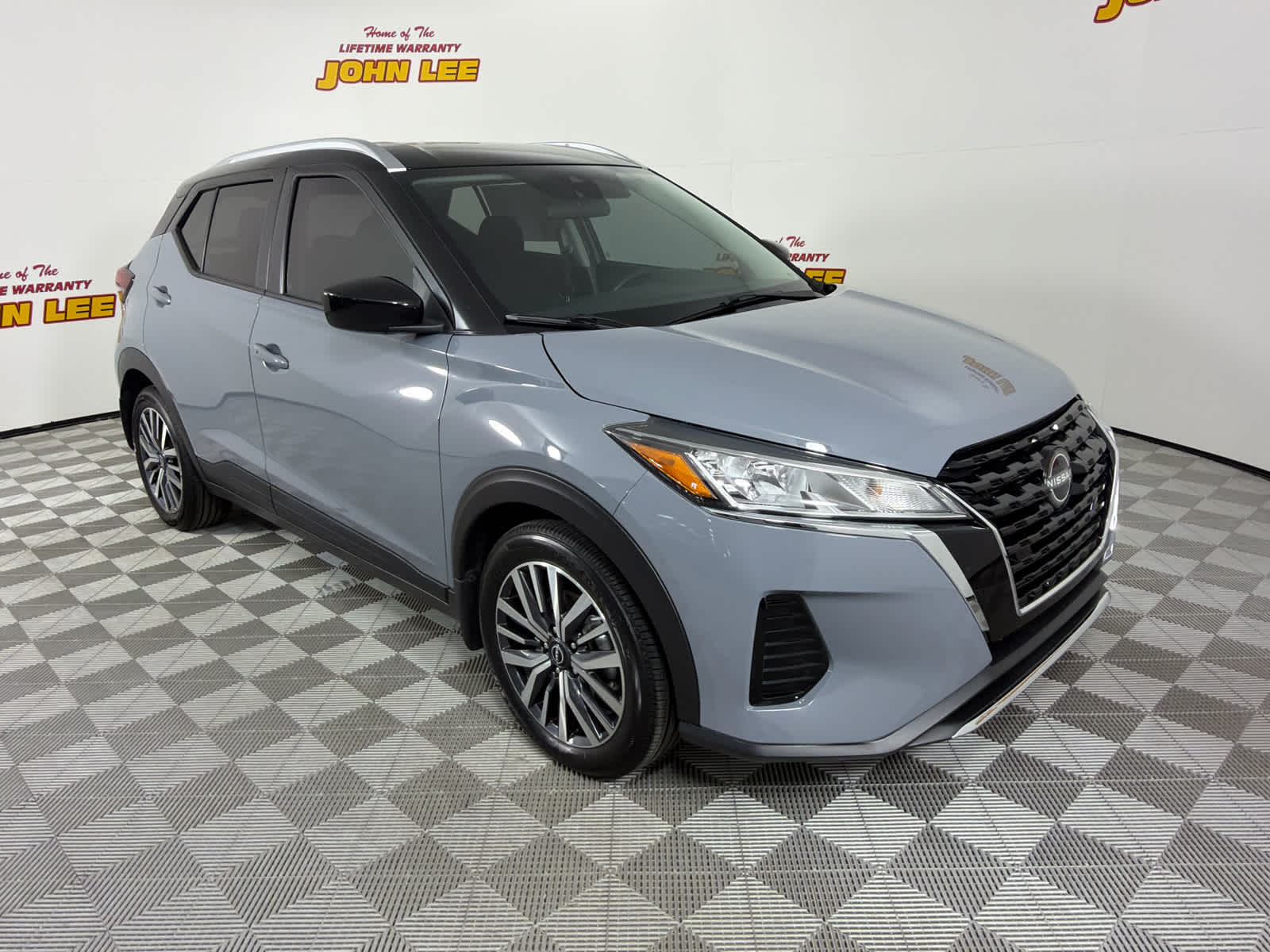 2023 Nissan Kicks SV