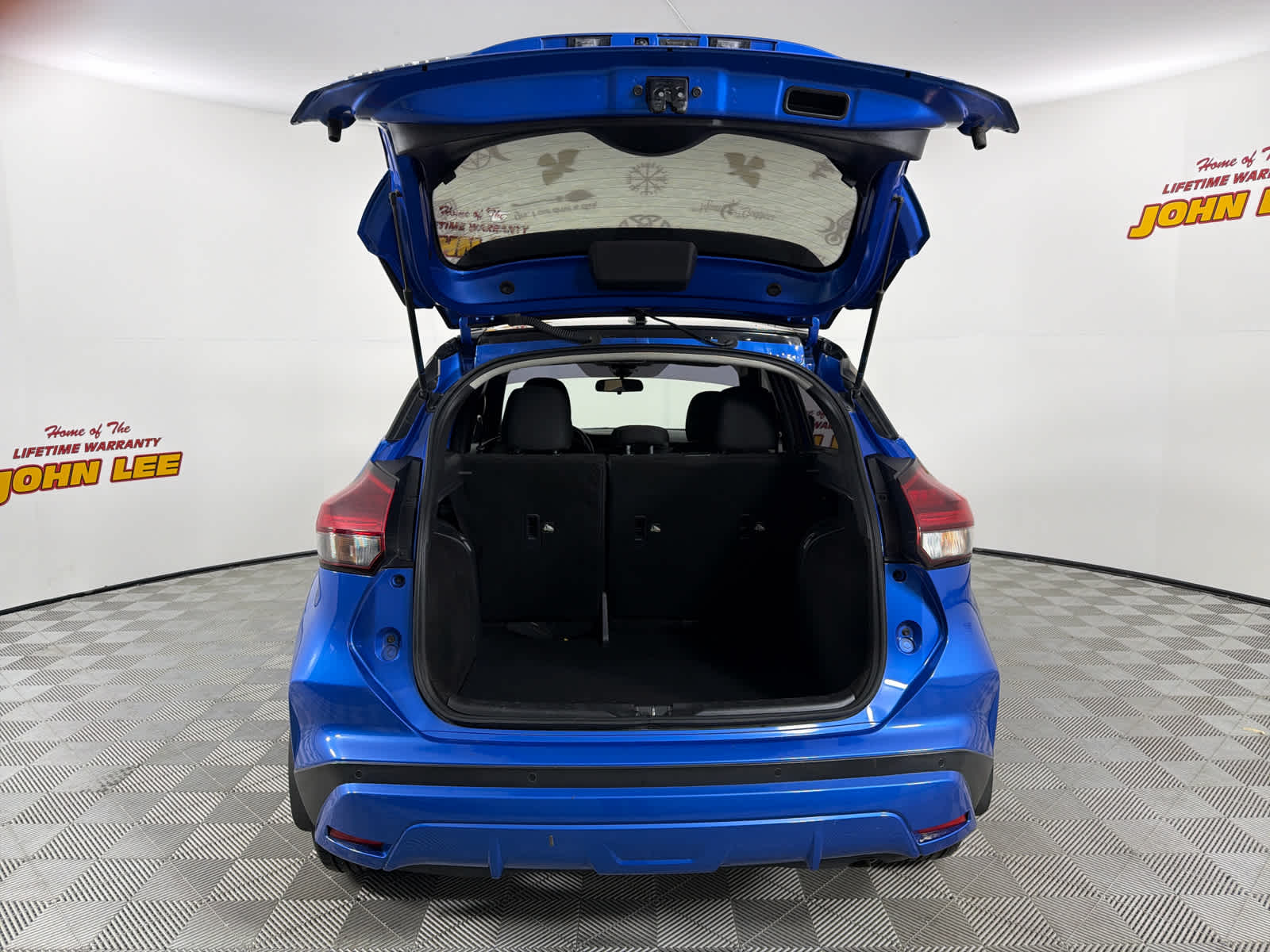 2021 Nissan Kicks SR