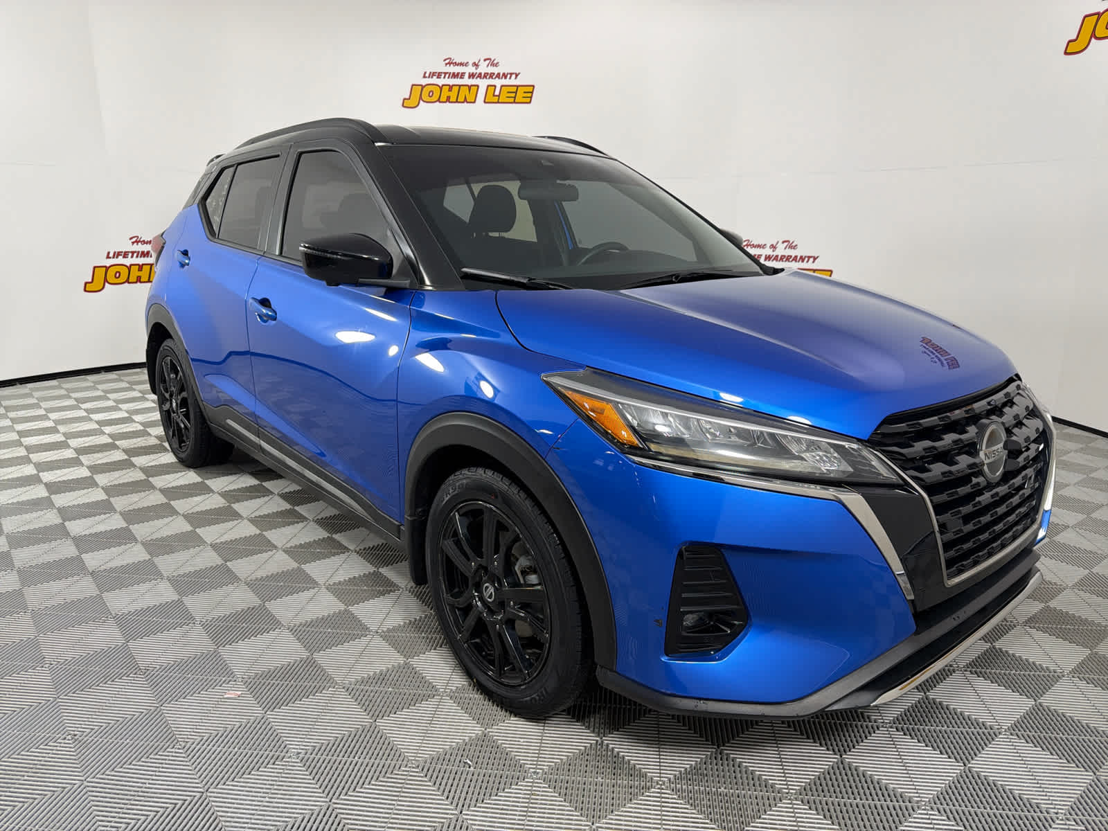 2021 Nissan Kicks SR