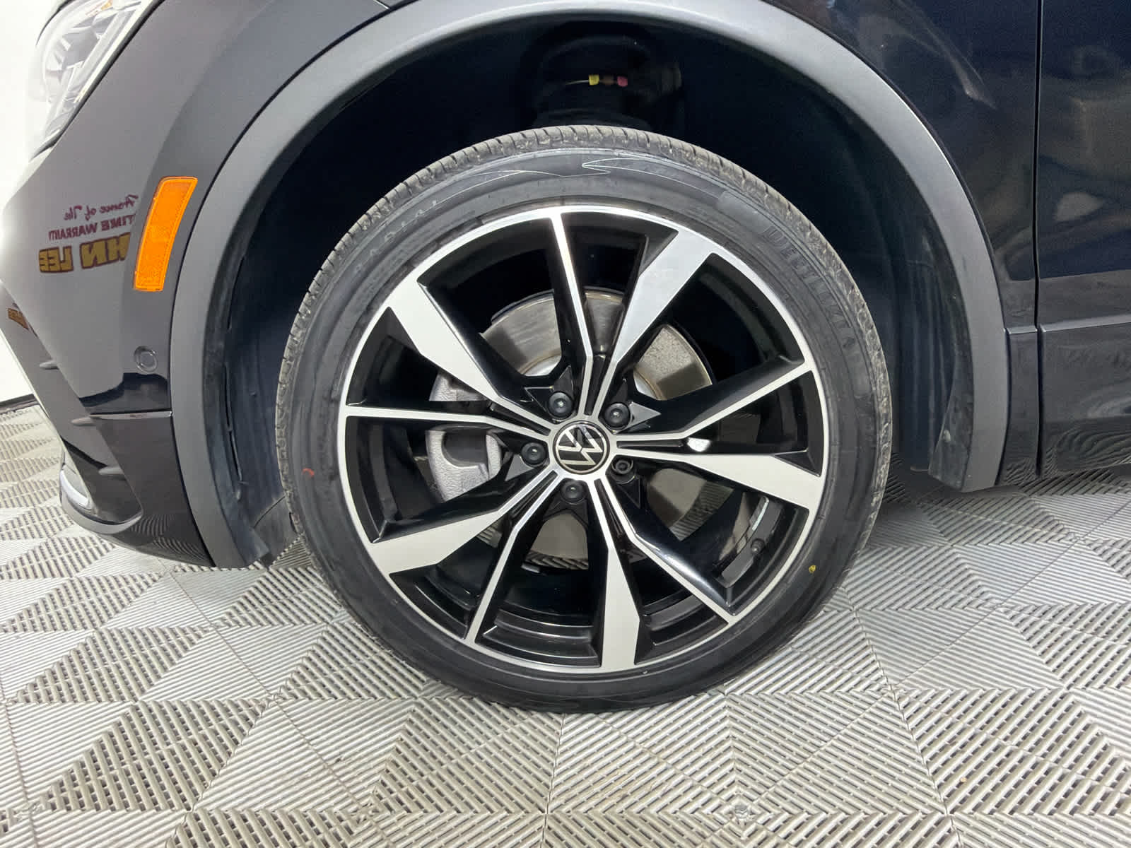 2024 Volkswagen Tiguan SEL R-Line